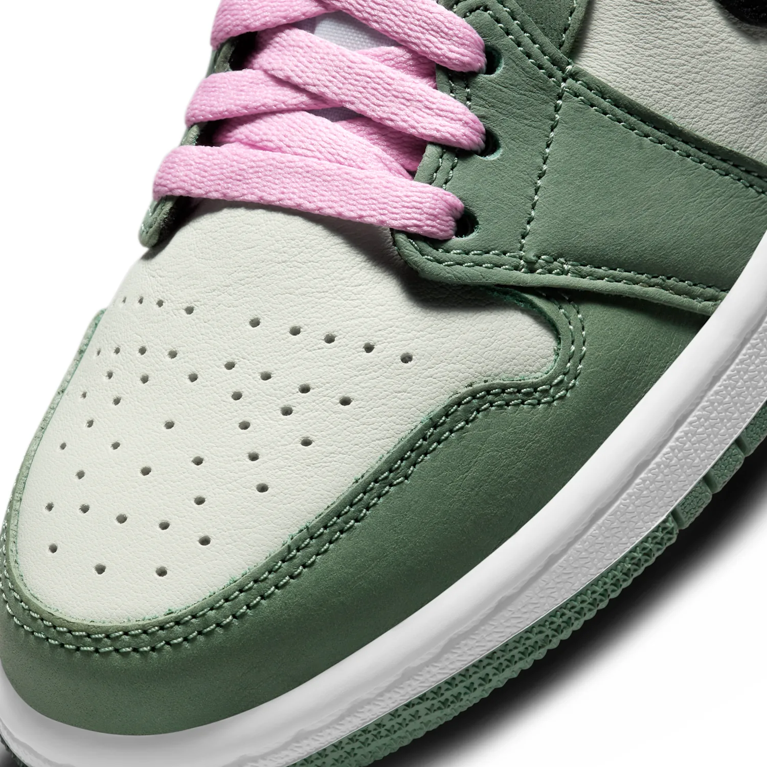 Air Jordan 1 Mid SE image 7