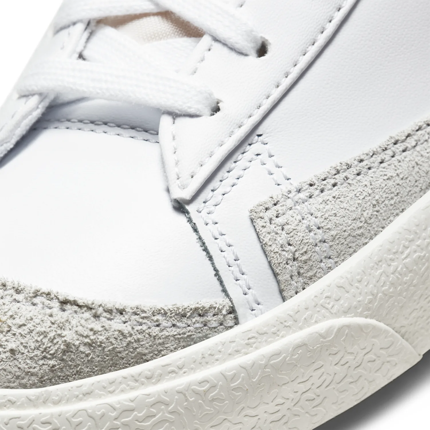 Nike Blazer Mid '77 image 3