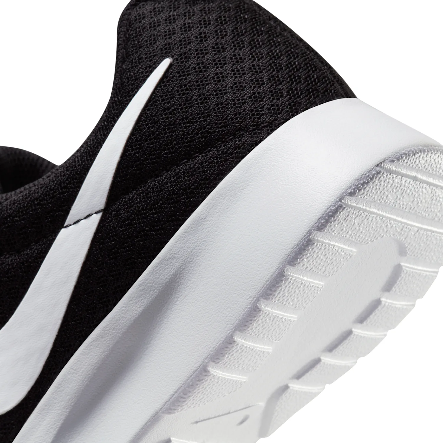 Nike Tanjun image 10