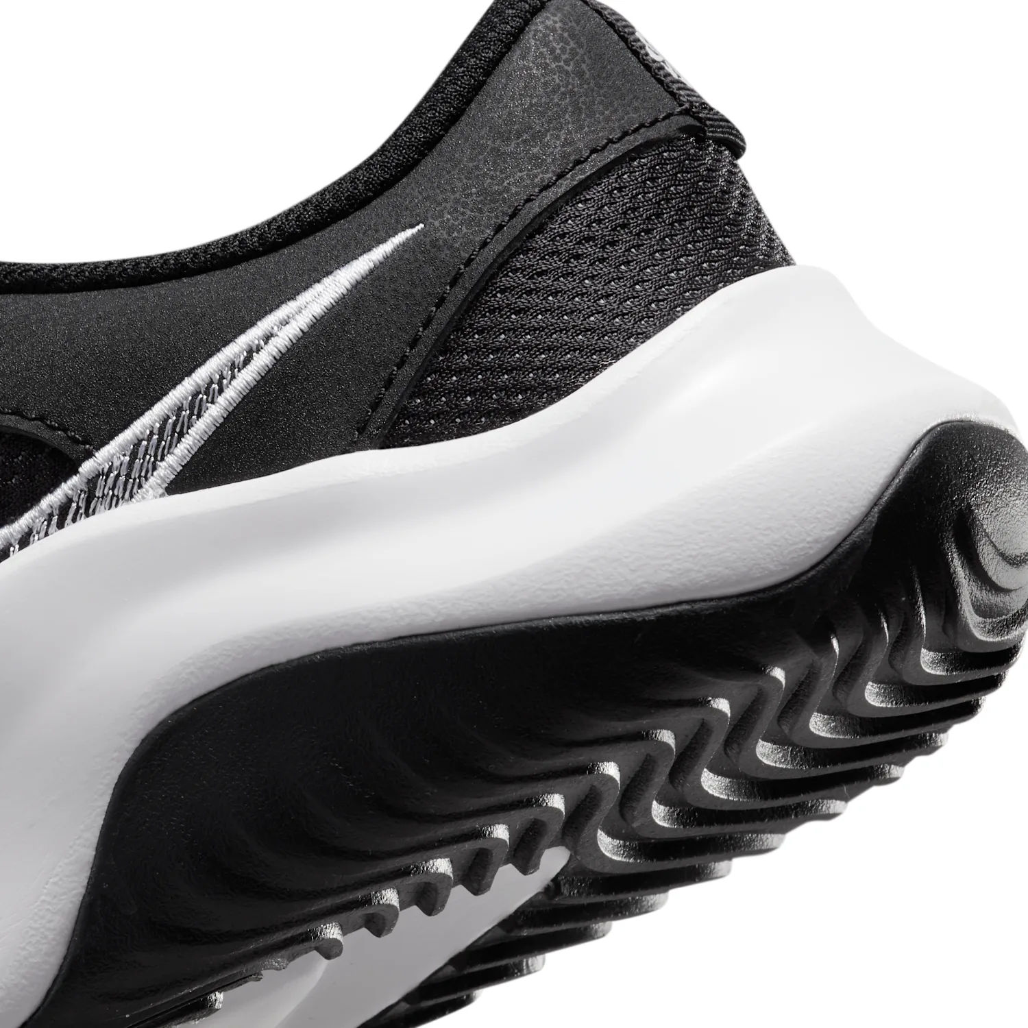 Nike Legend Essential 3 Next Nature image 8