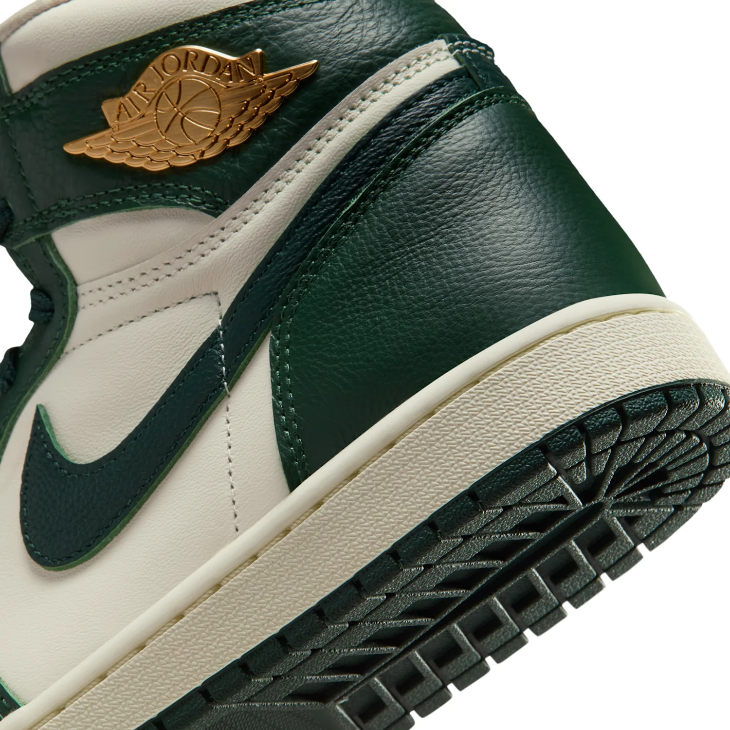 Air Jordan 1 Retro High OG "Pro Green" image 10
