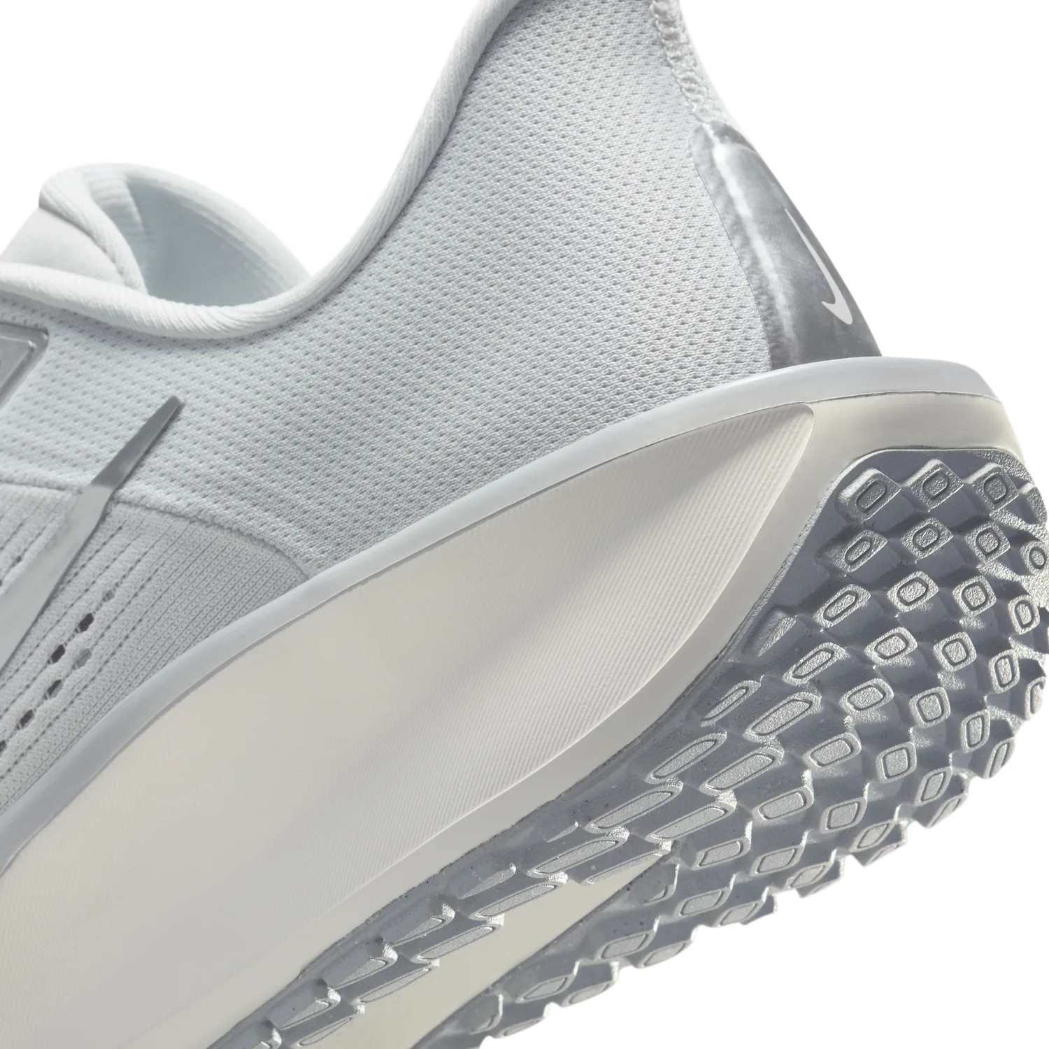 Nike Quest 6 image 8