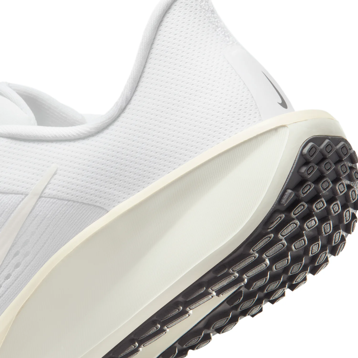 Nike Quest 6 image 8