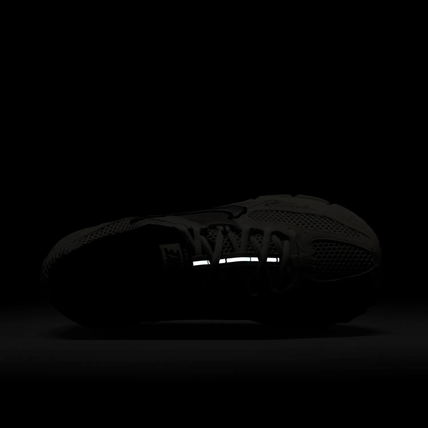 Nike Zoom Vomero 5 image 2