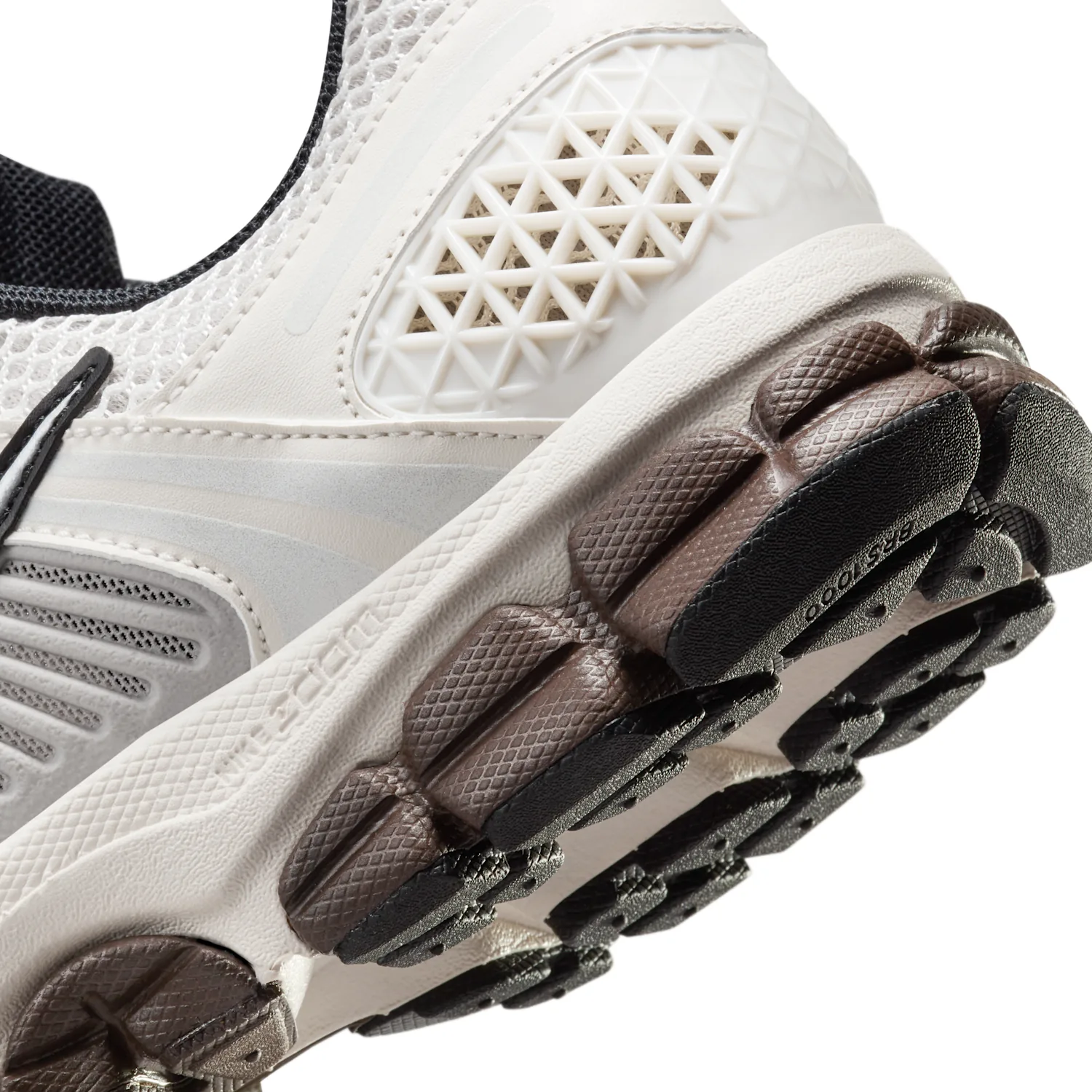 Nike Zoom Vomero 5 image 14