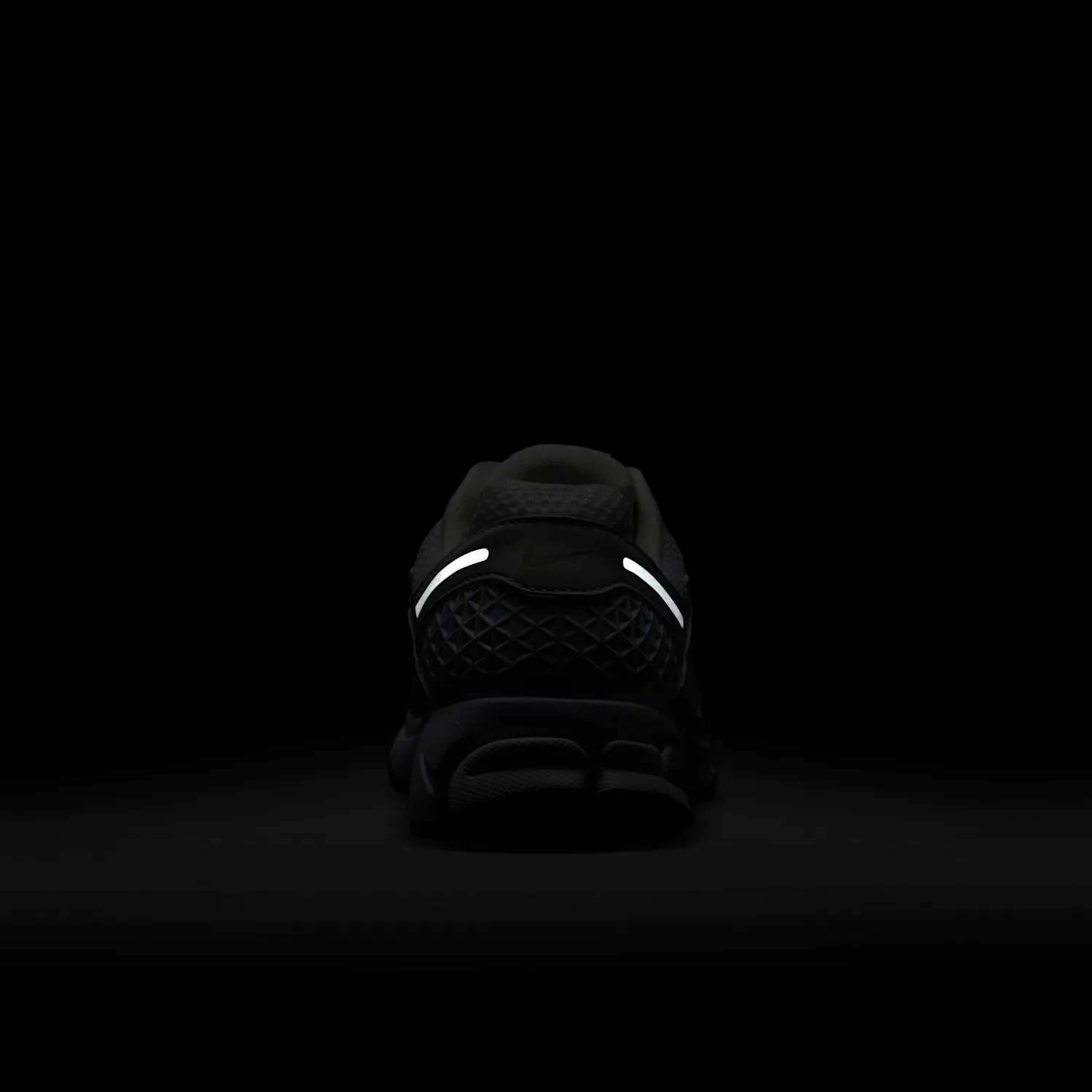 Nike Zoom Vomero 5 image 2