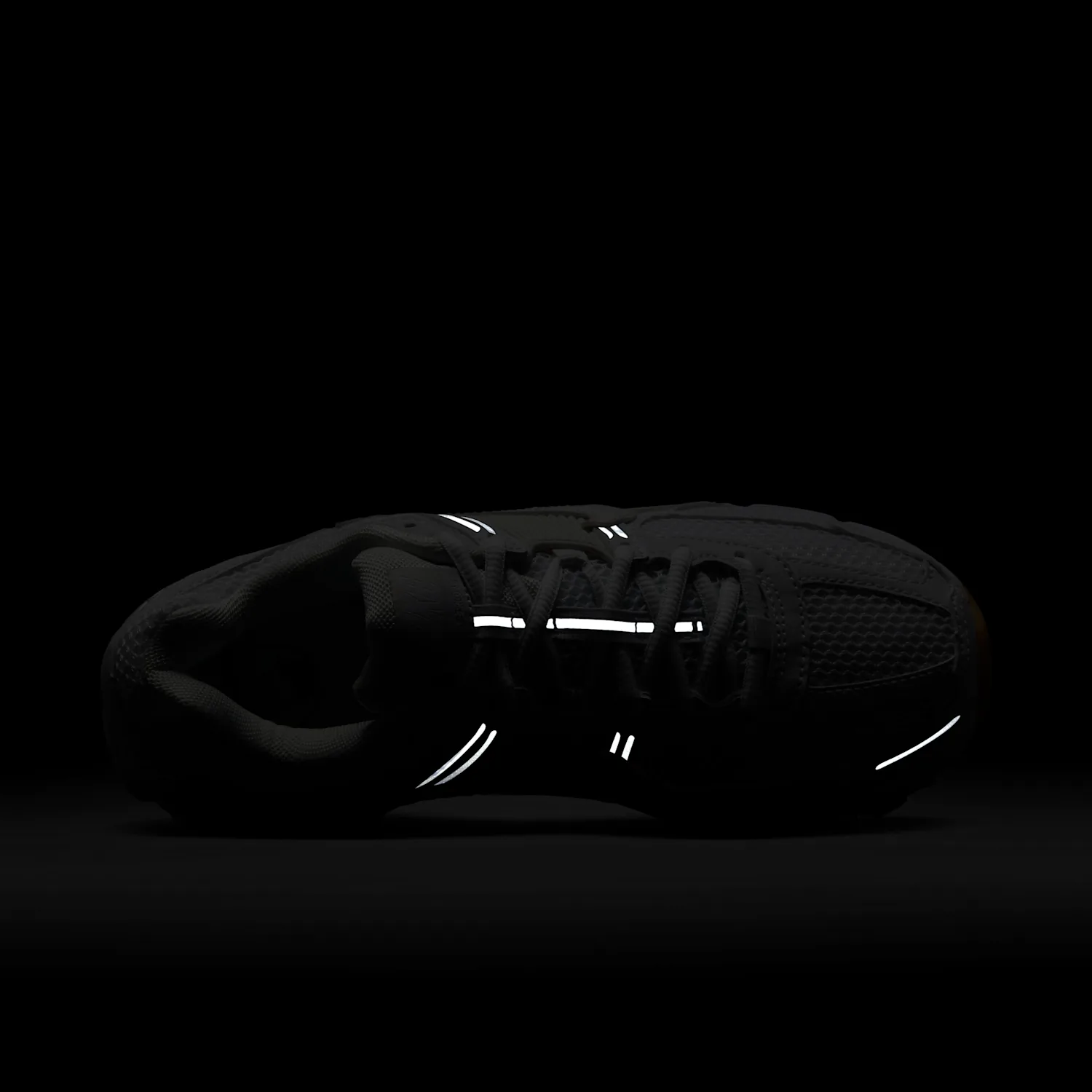 Nike Zoom Vomero 5 image 12