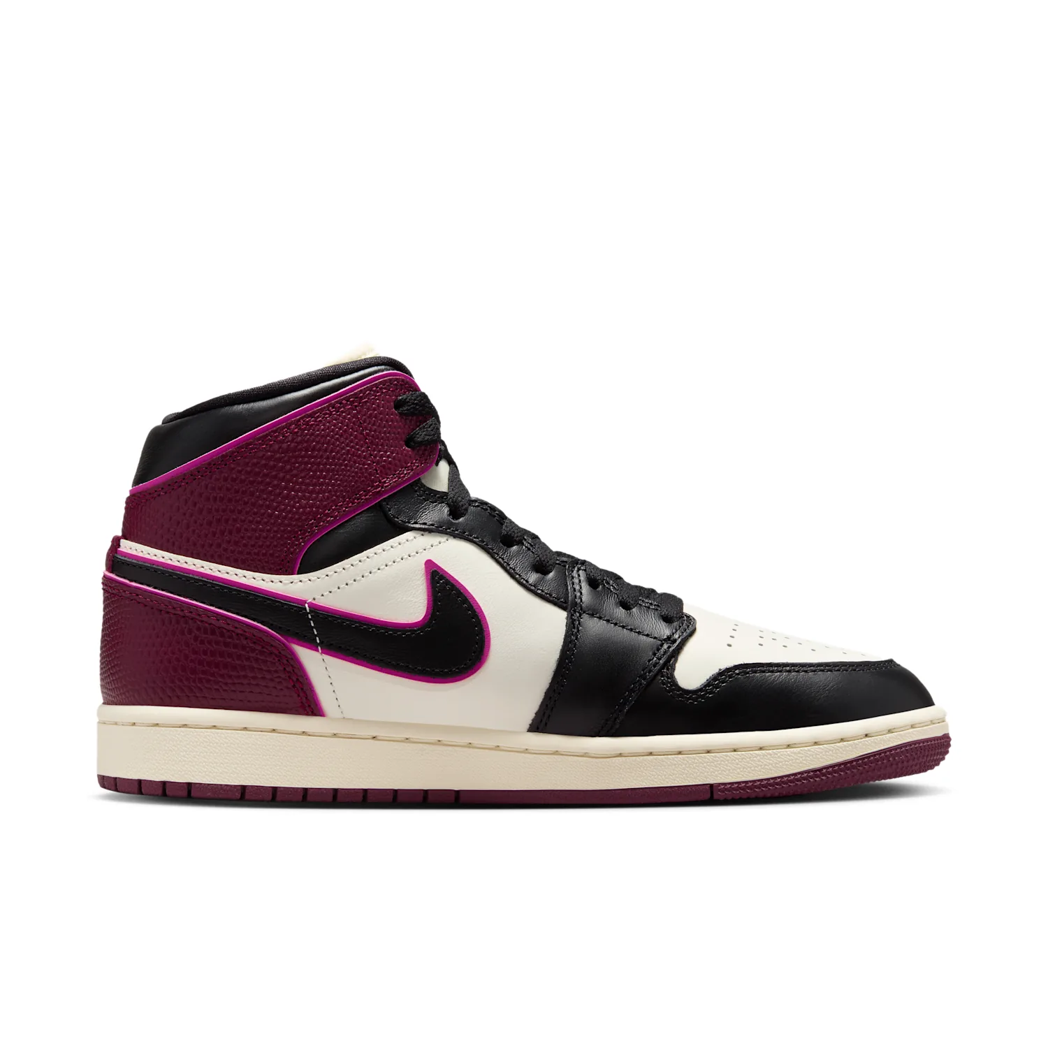 Air Jordan 1 Mid SE image 3