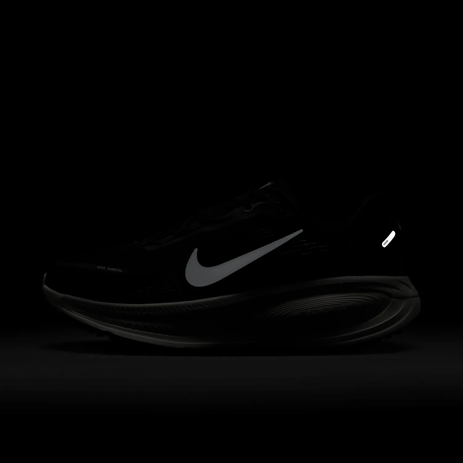 Nike Vomero 18 image 2