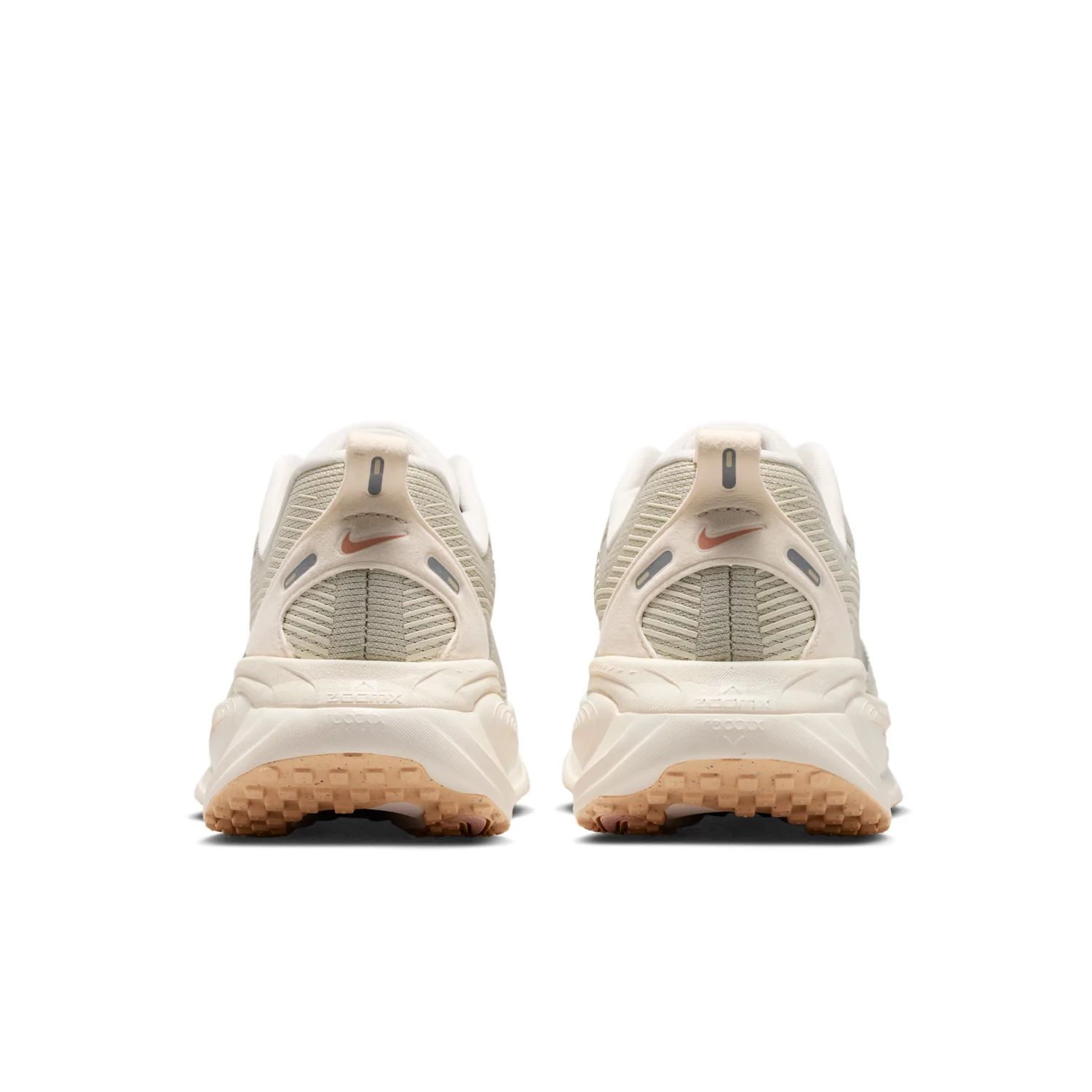 Nike Vomero 18 image 6