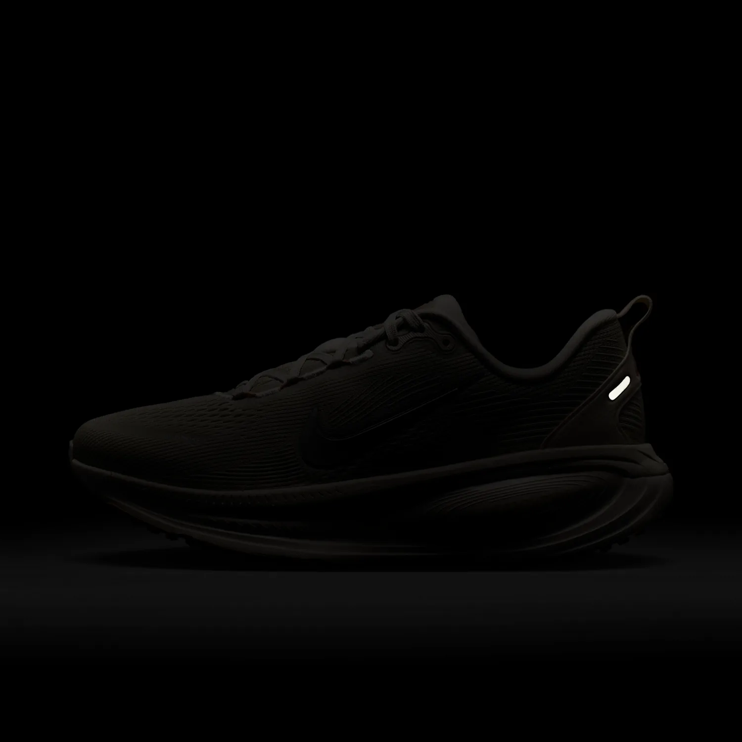 Nike Vomero 18 image 9