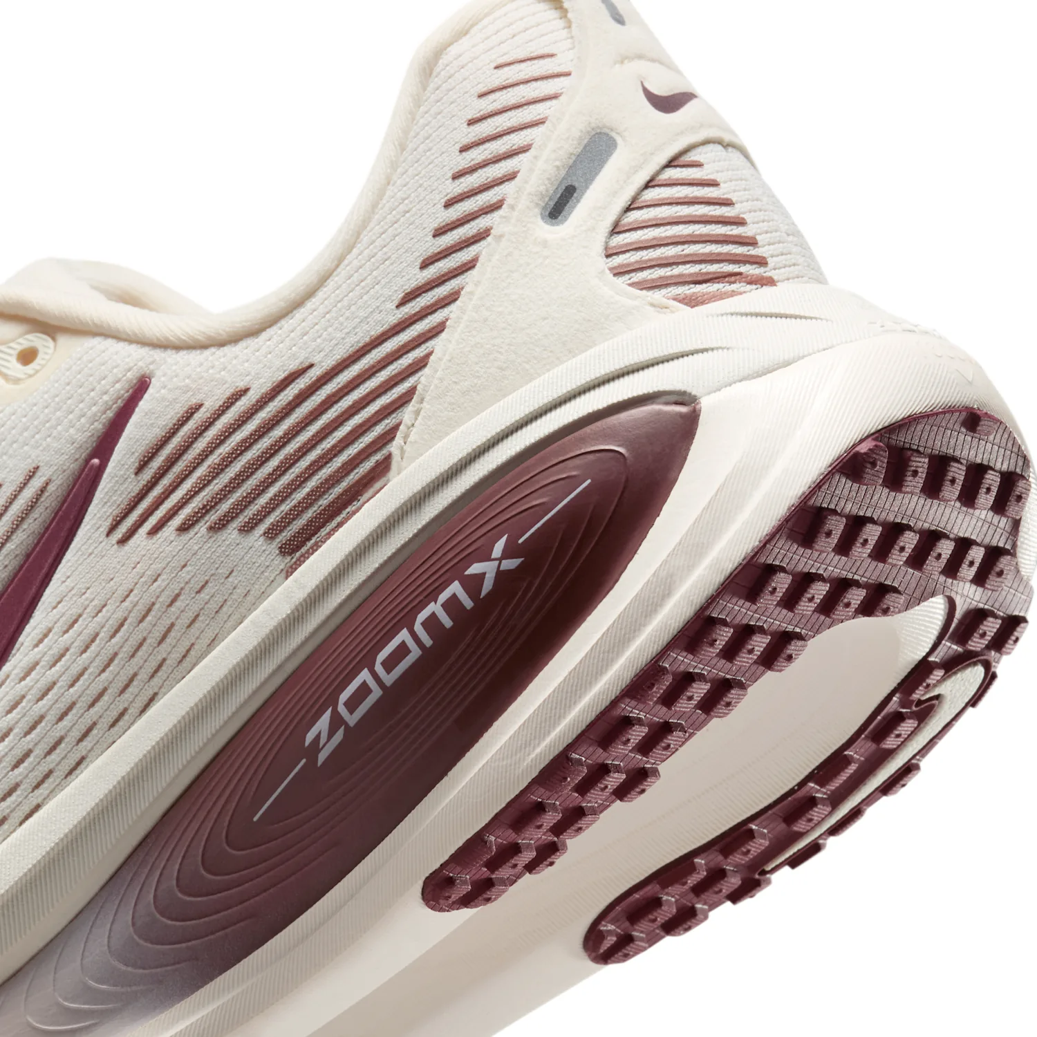 Nike Vomero 18 image 10