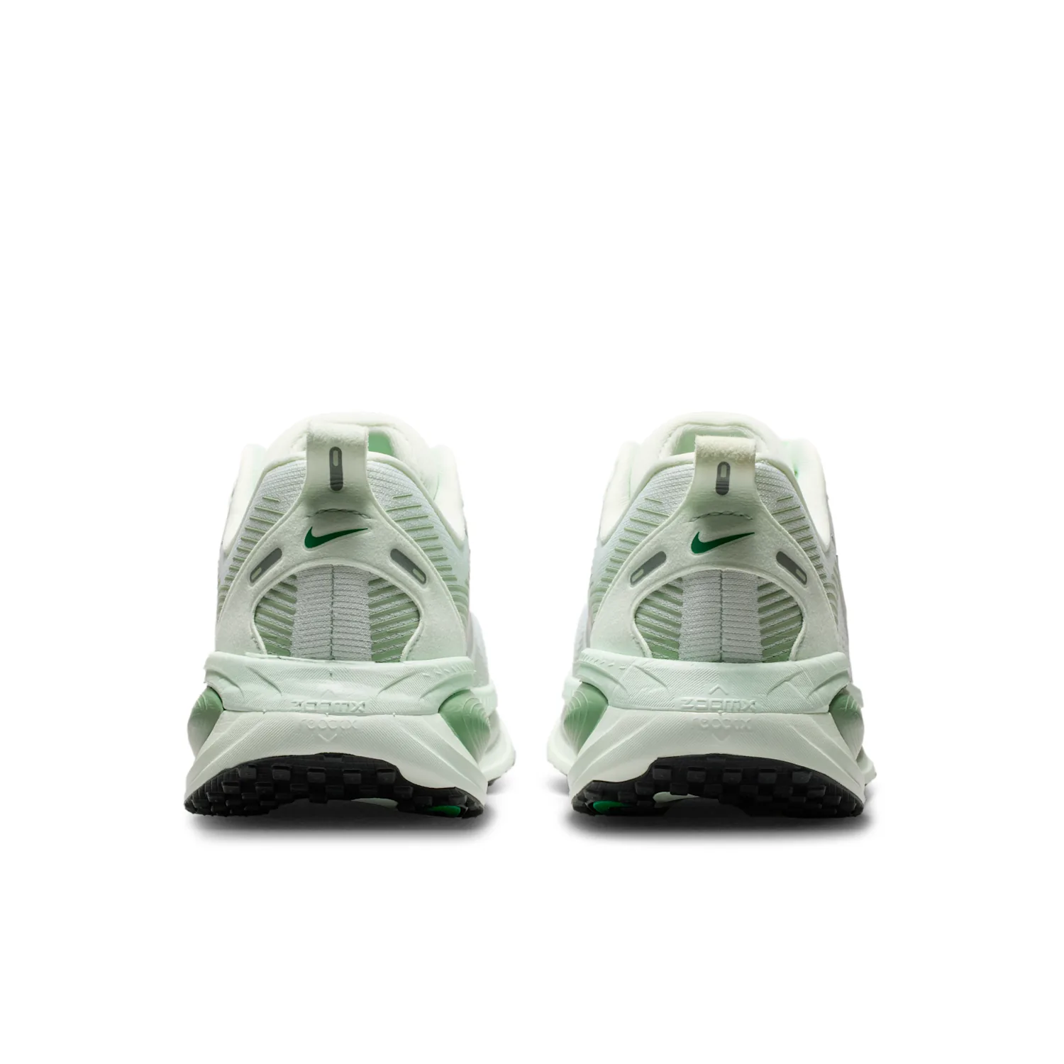 Nike Vomero 18 image 6