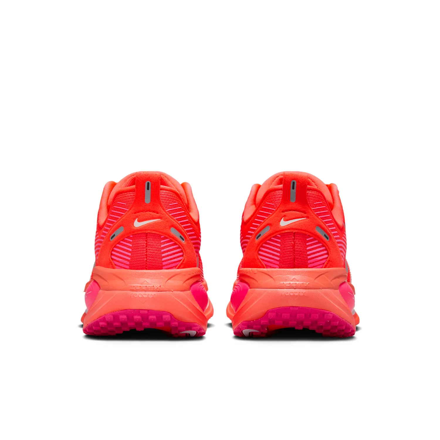 Nike Vomero 18 image 8