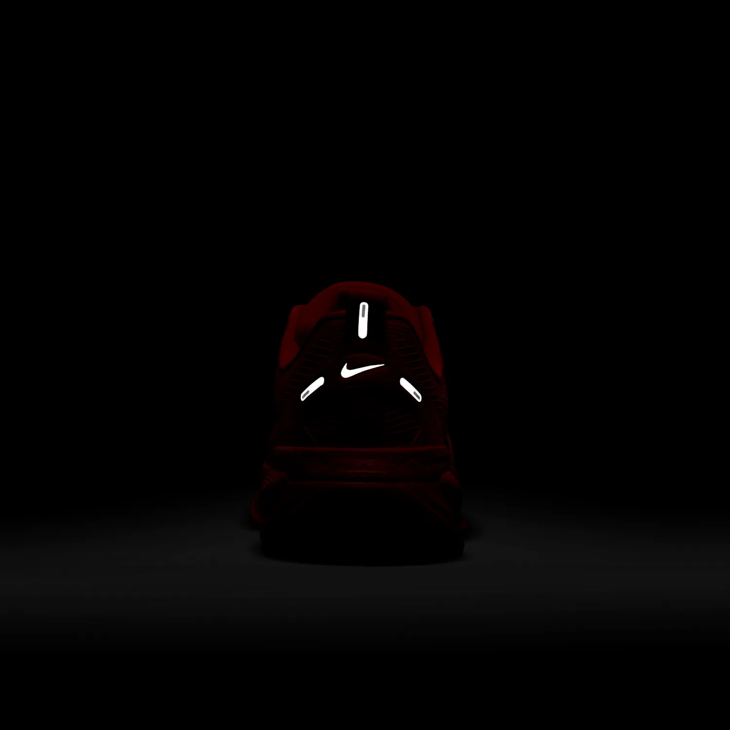 Nike Vomero 18 image 11