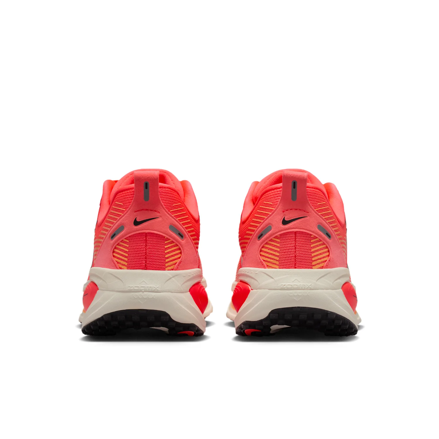 Nike Vomero 18 image 6