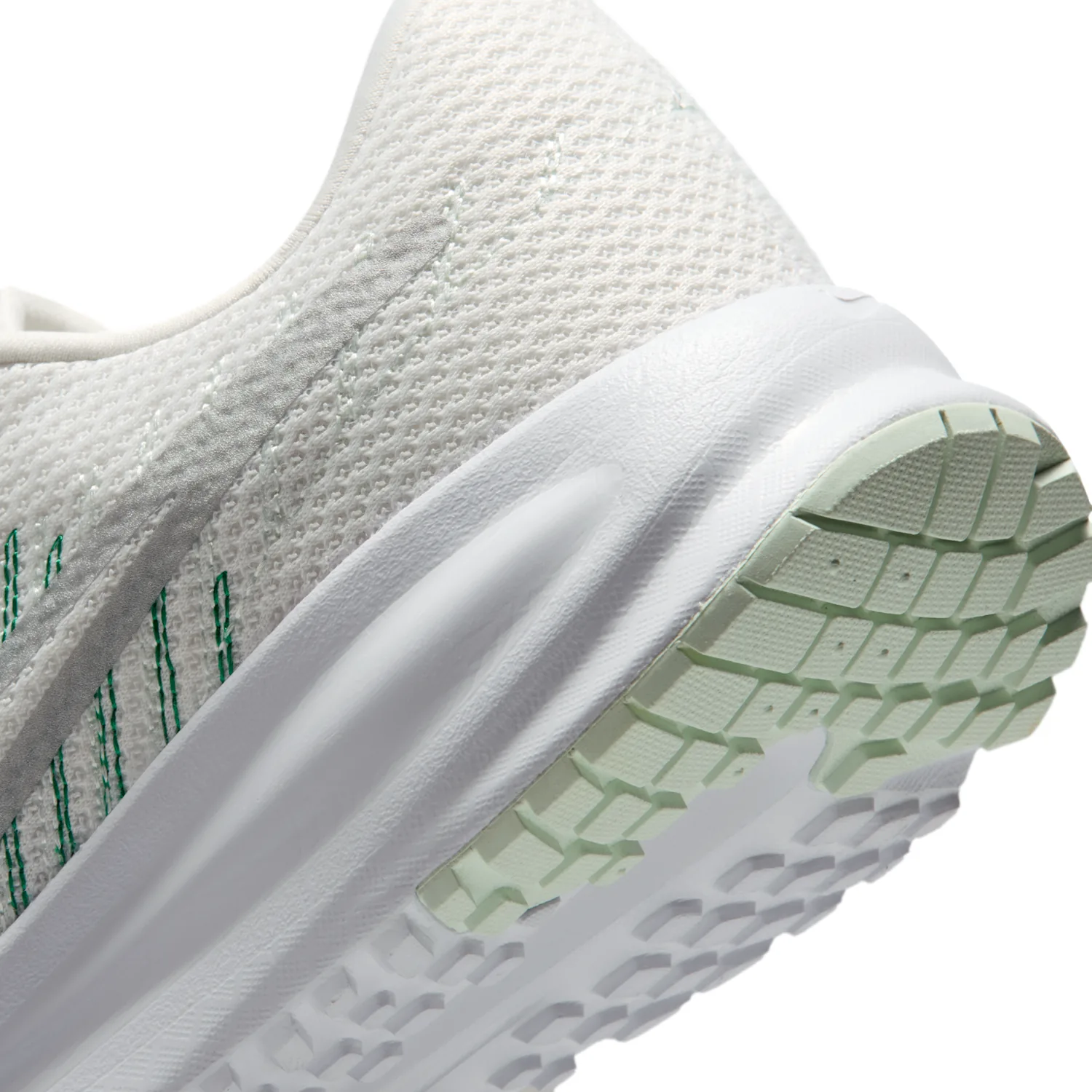 Nike Run Defy image 8