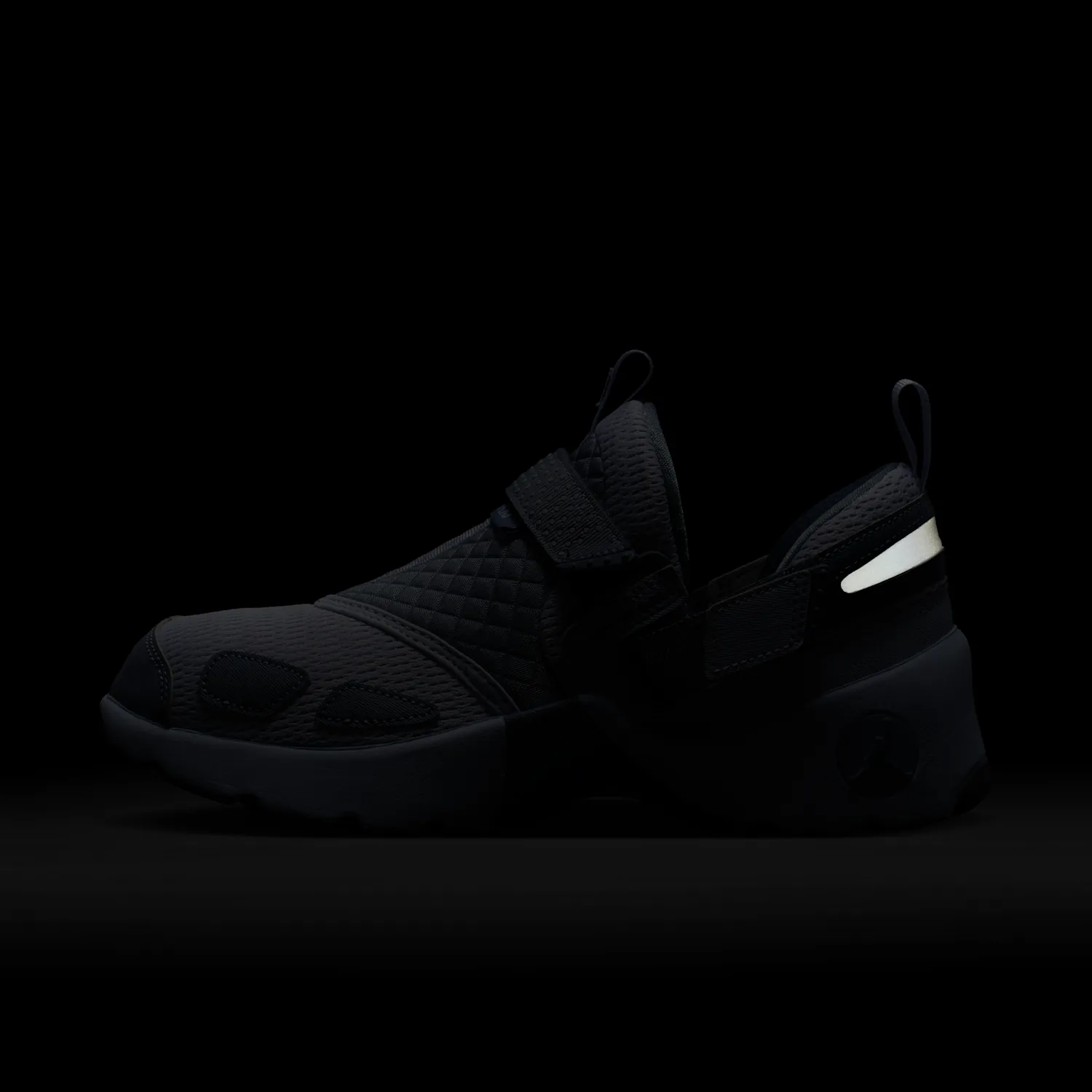 Jordan Trunner LX image 10