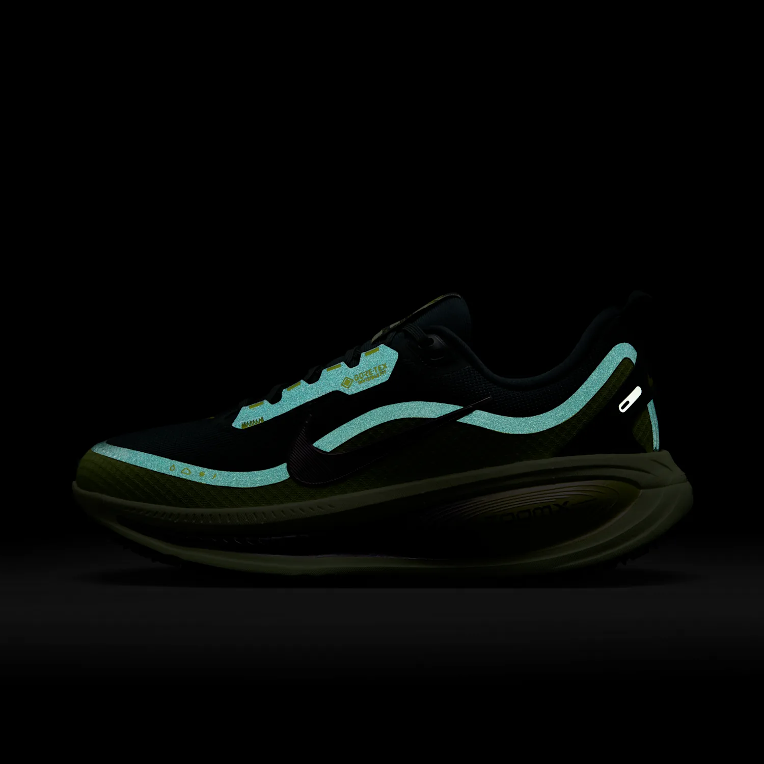 Nike Vomero 18 GORE-TEX image 10