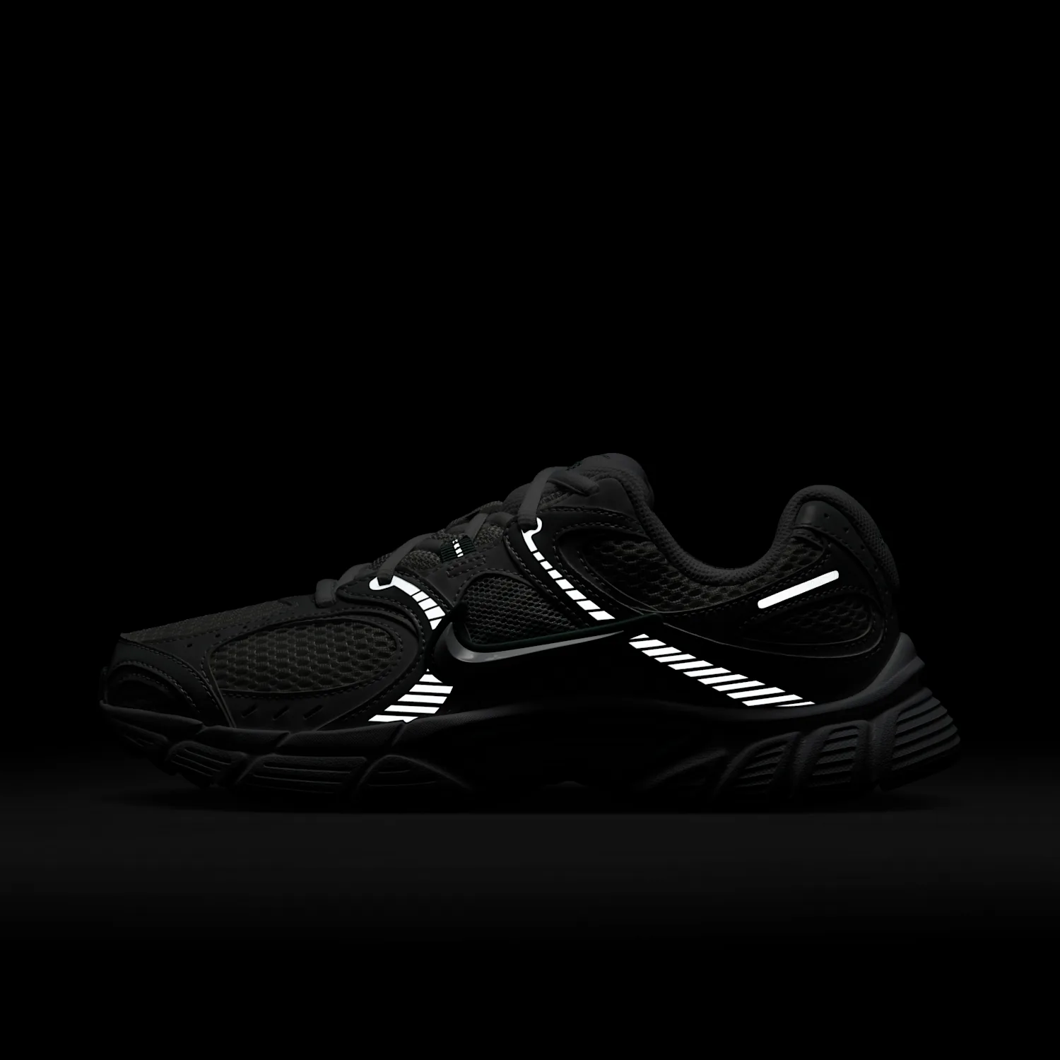 Nike V5 RNR image 2