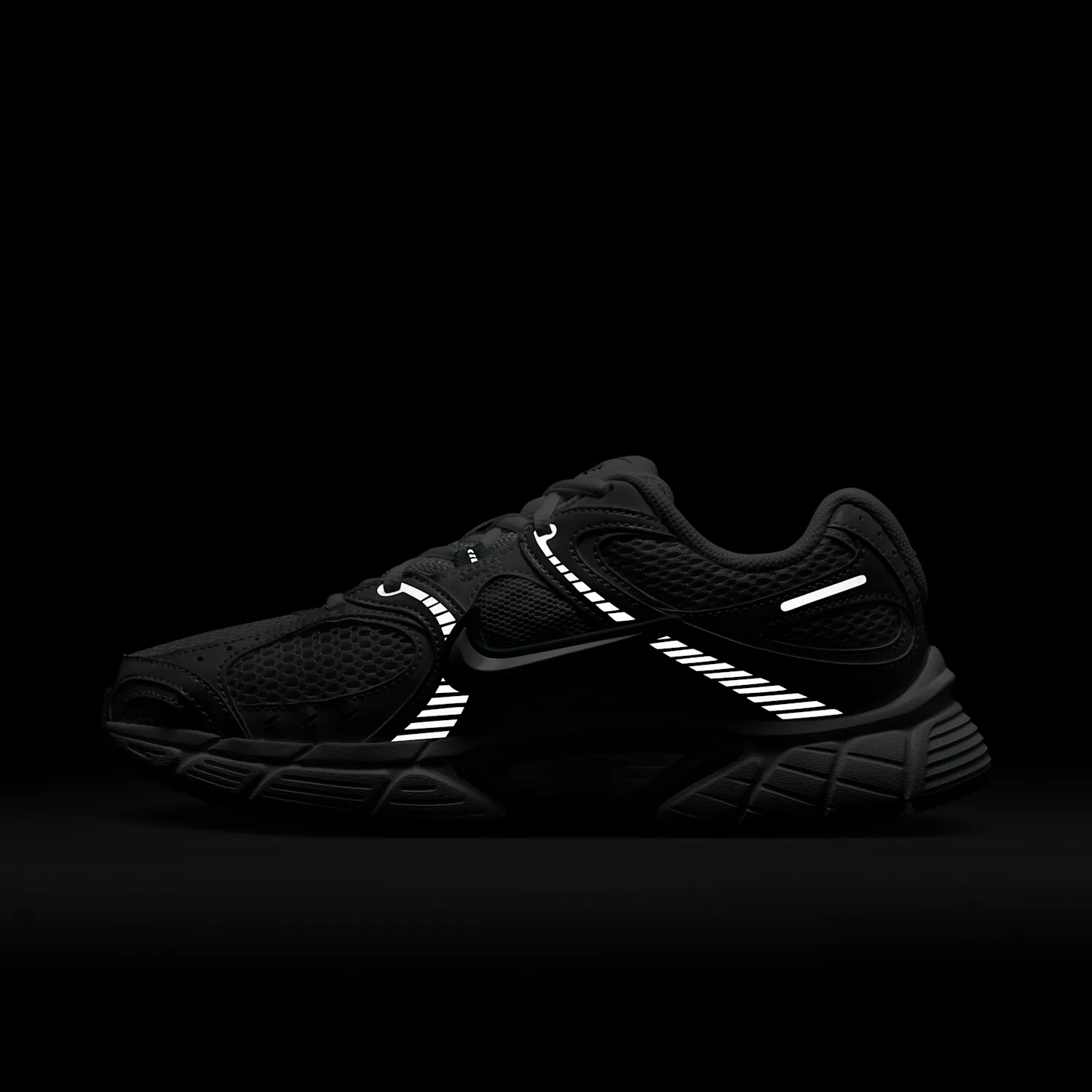 Nike V5 RNR image 3