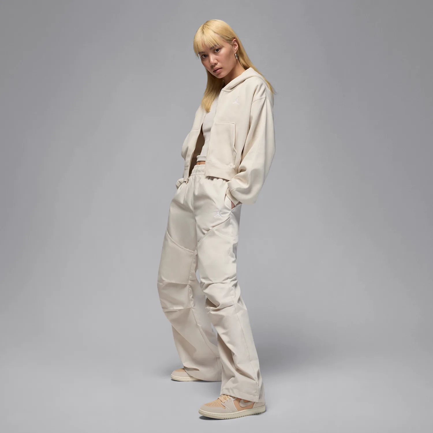 Air Jordan 1 Mid SE image 3