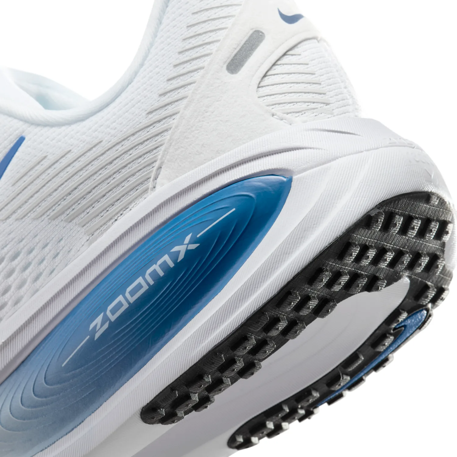 Nike Vomero 18 image 8