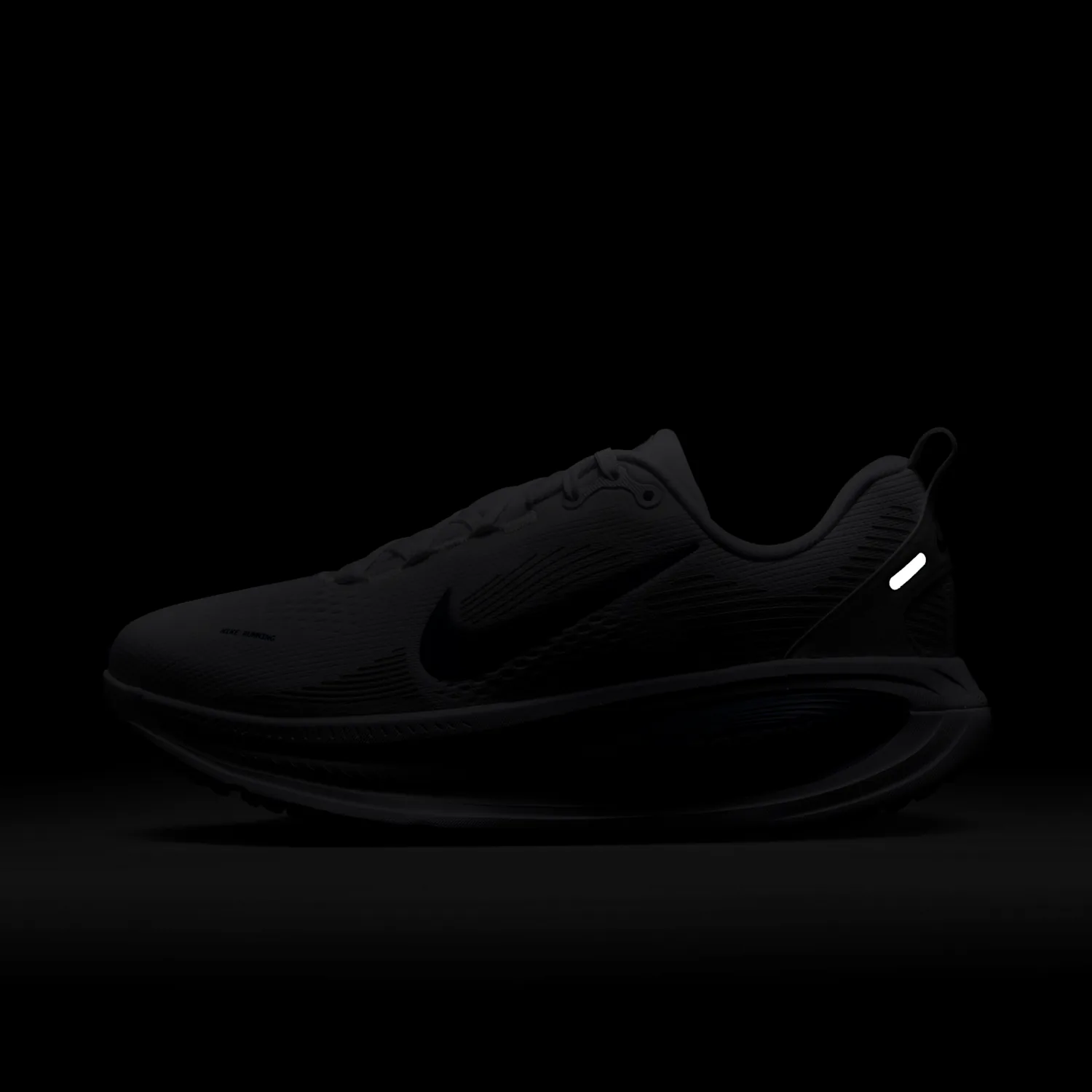 Nike Vomero 18 image 9