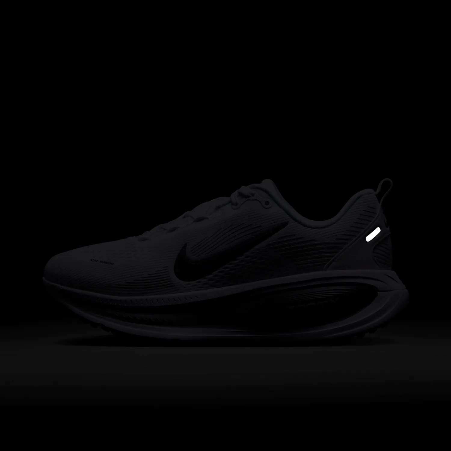 Nike Vomero 18 image 9