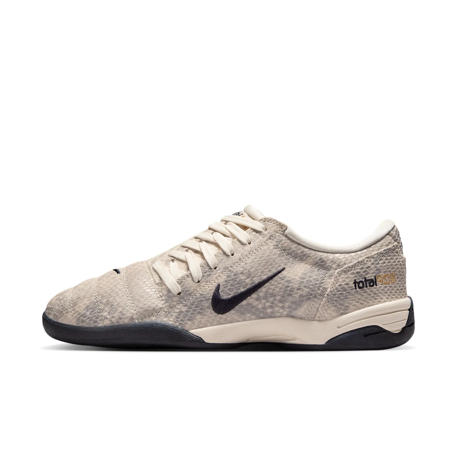 Nike Total 90 SE
