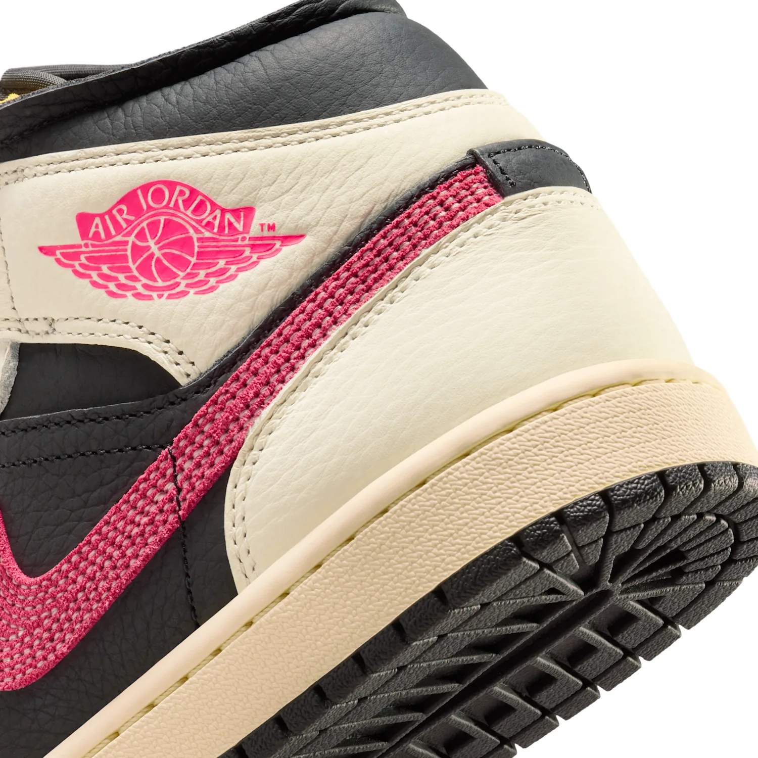Air Jordan 1 Mid SE Edge image 9