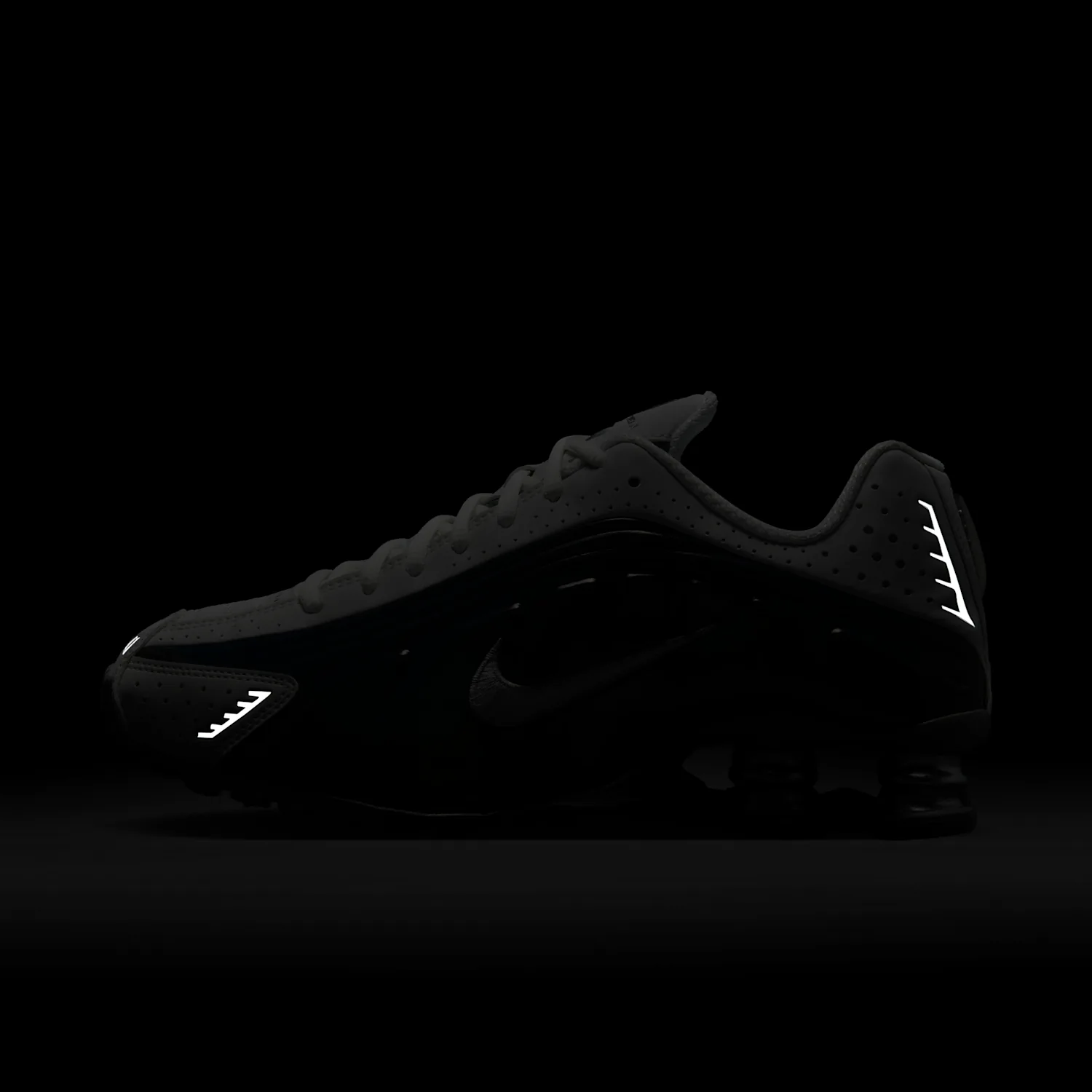 Nike Shox R4 image 3