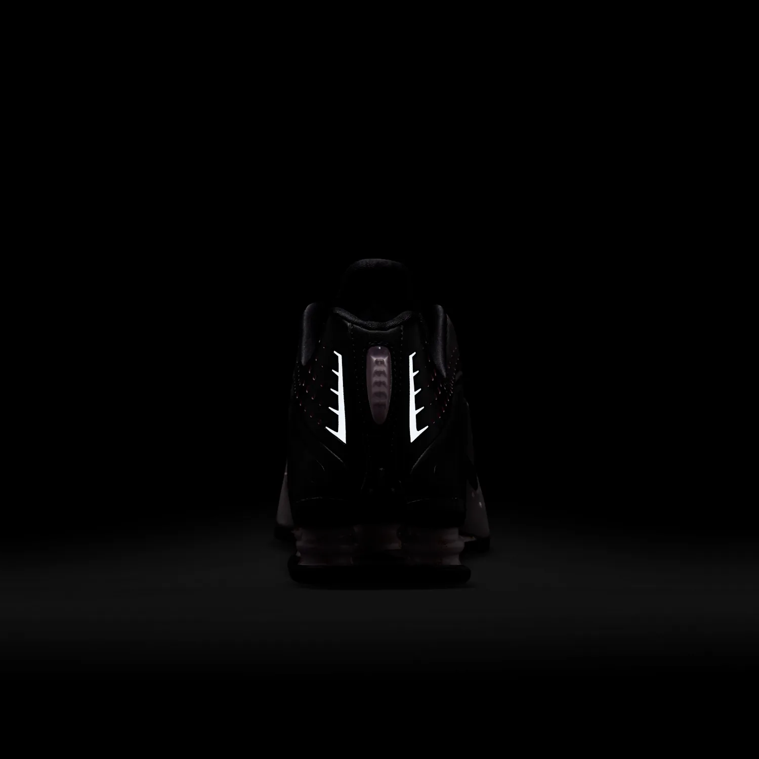 Nike Shox R4 image 2