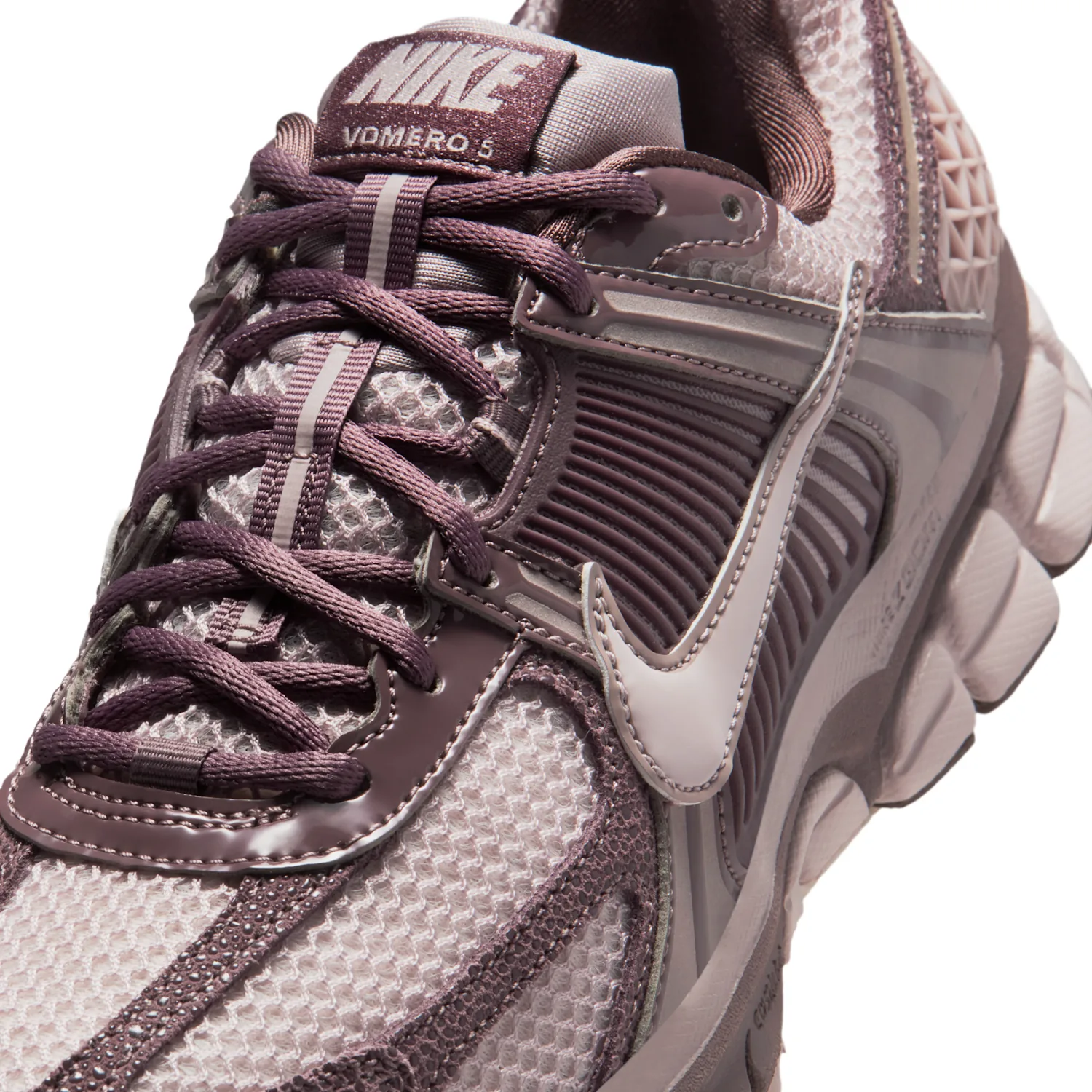 Nike Zoom Vomero 5 image 7