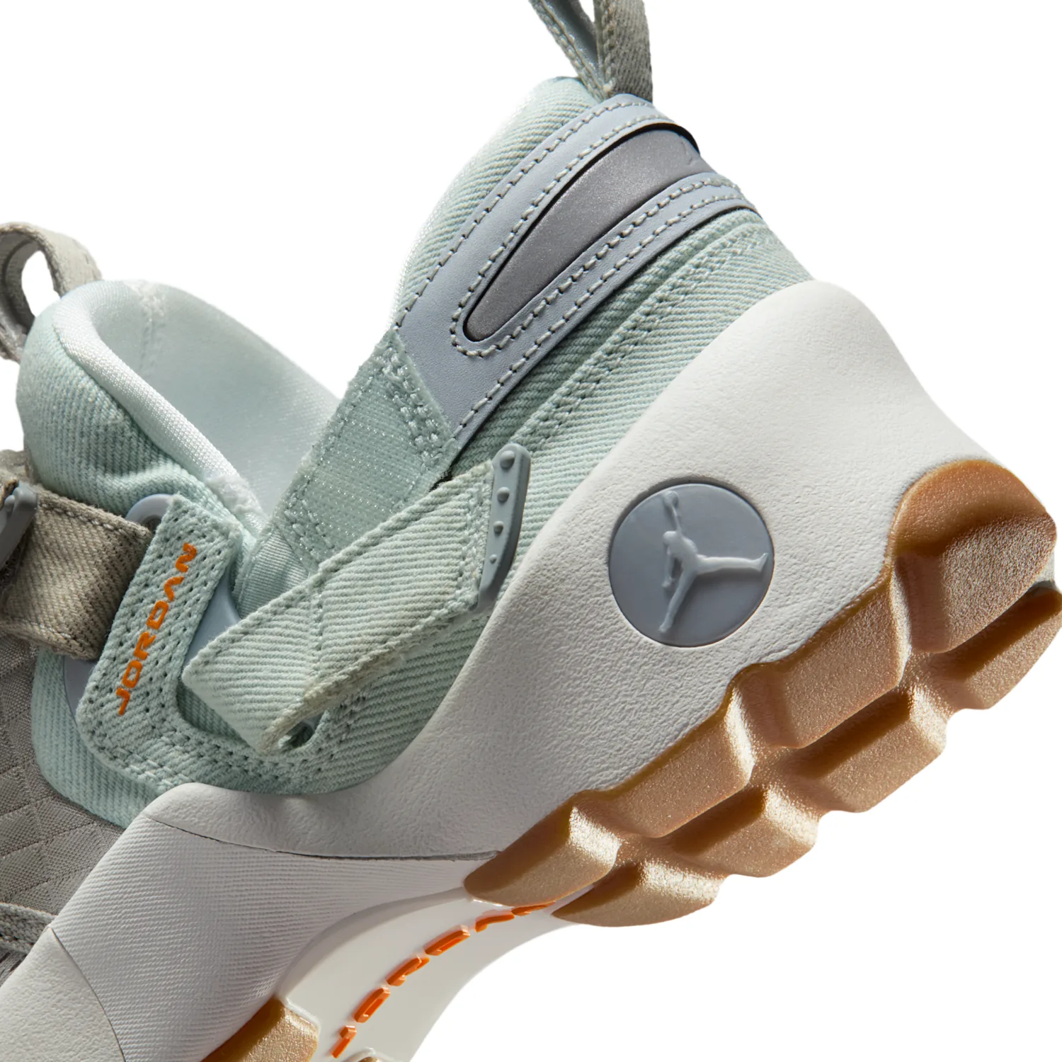 Jordan Trunner LX image 9