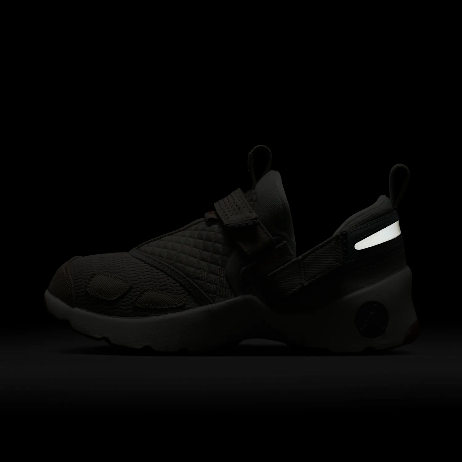 Jordan Trunner LX image 10