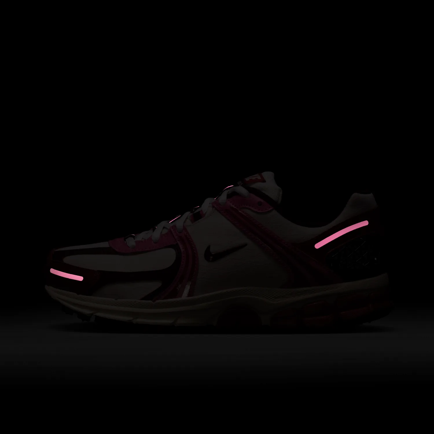 Nike Zoom Vomero 5 image 9