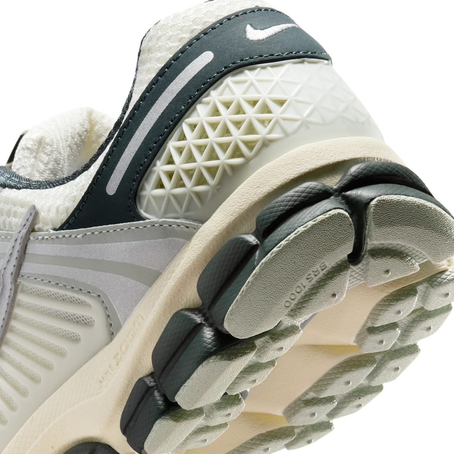 Nike Zoom Vomero 5 image 8