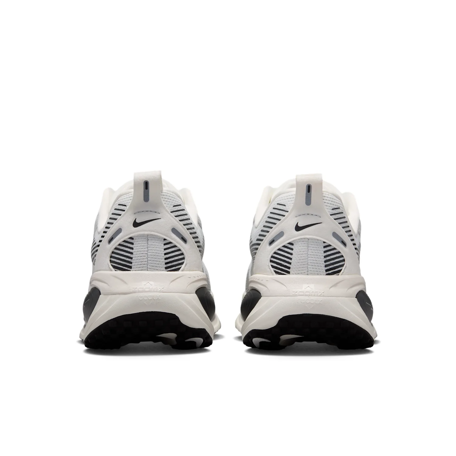 Nike Vomero 18 image 6