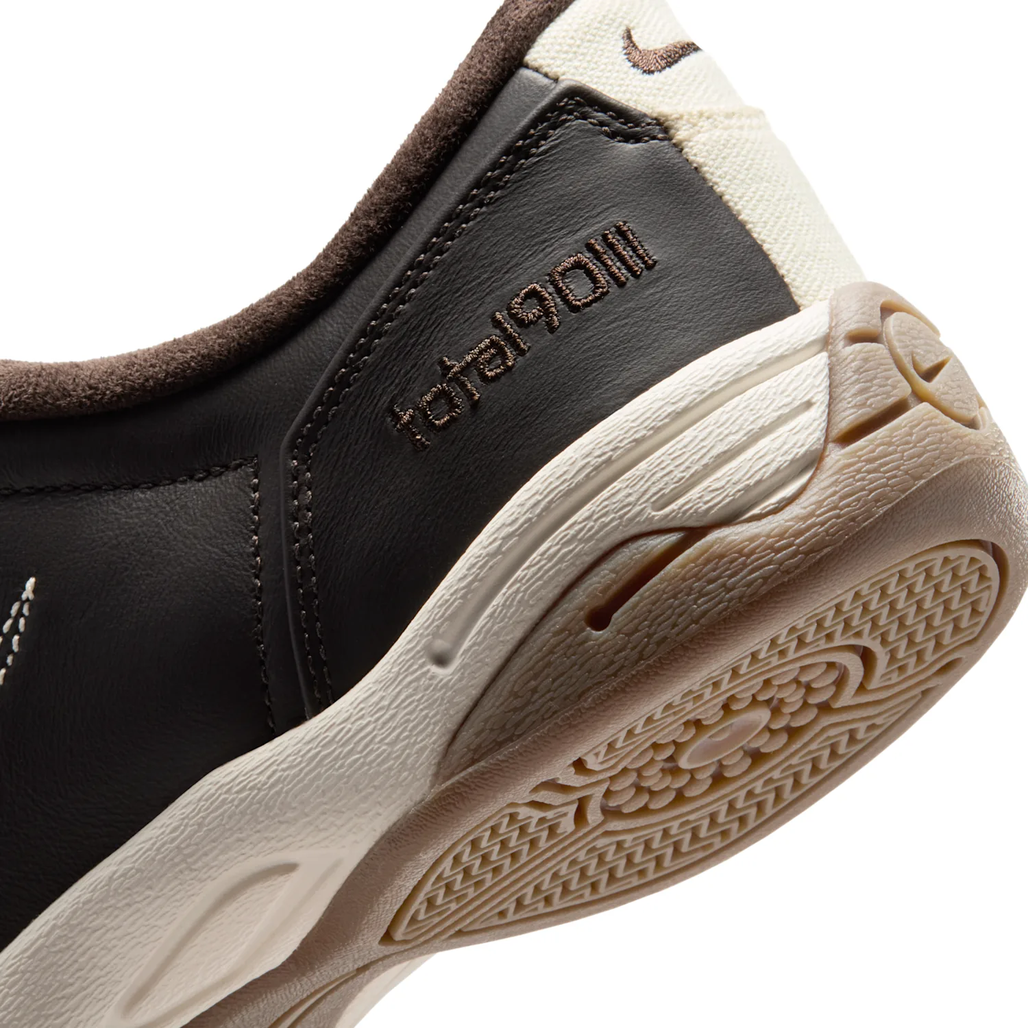 Nike Total 90 image 8