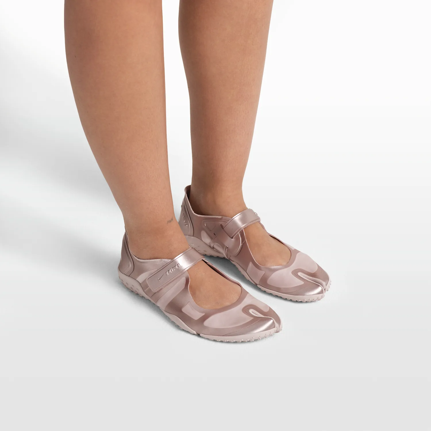 NikeSKIMS Rift Satin image 13