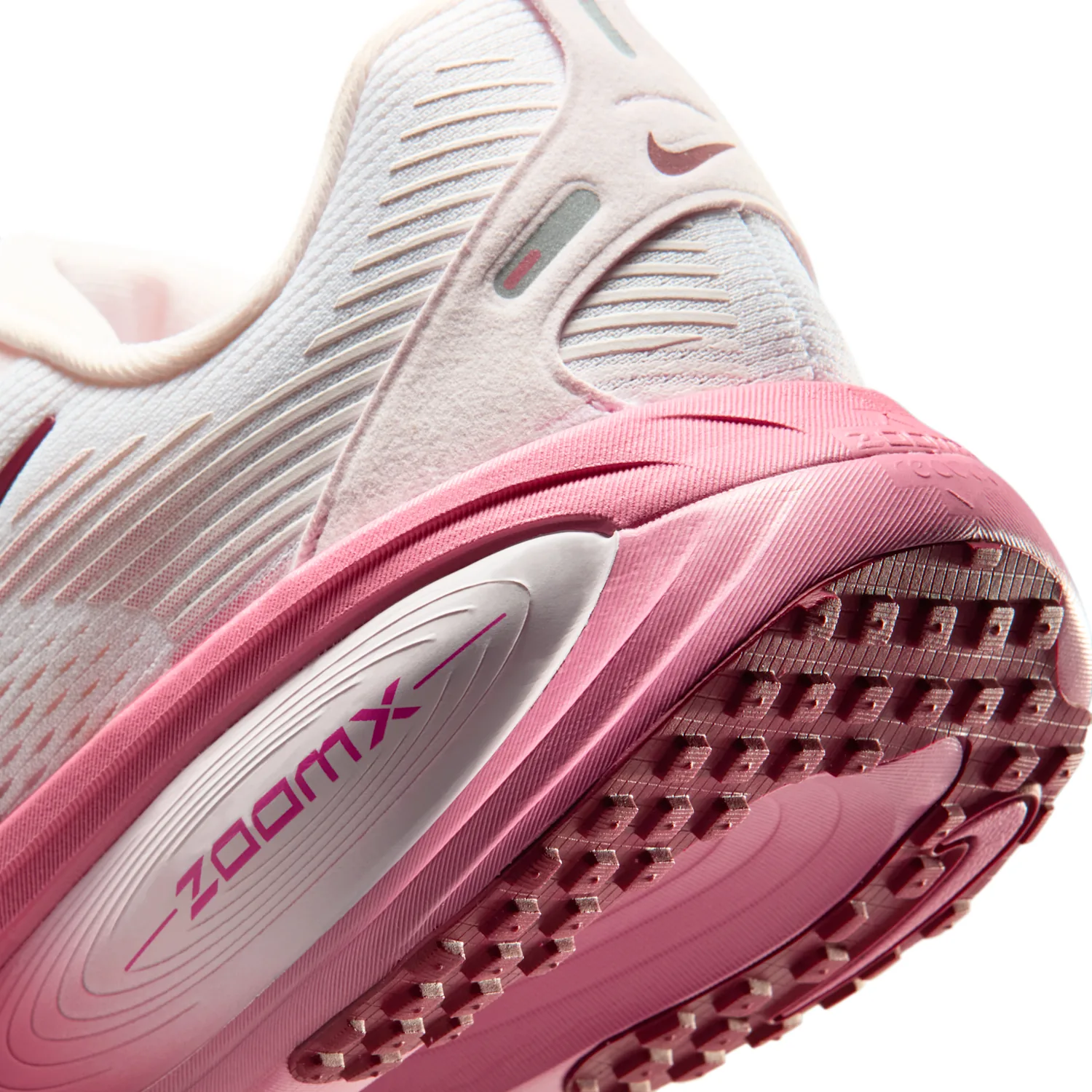 Nike Vomero 18 image 8