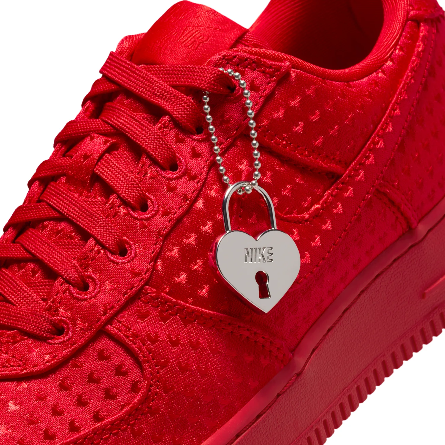 Air Force 1 '07 SE "Valentine's Day" image 2