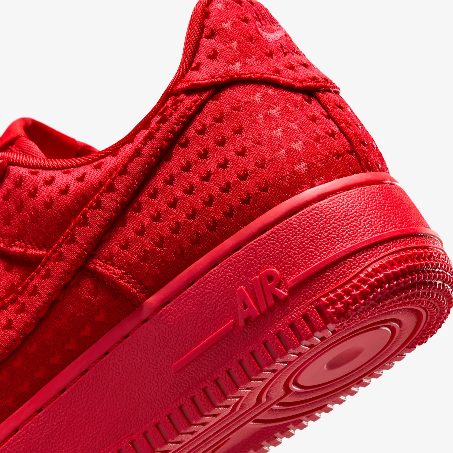 Air Force 1 '07 SE "Valentine's Day" image 9
