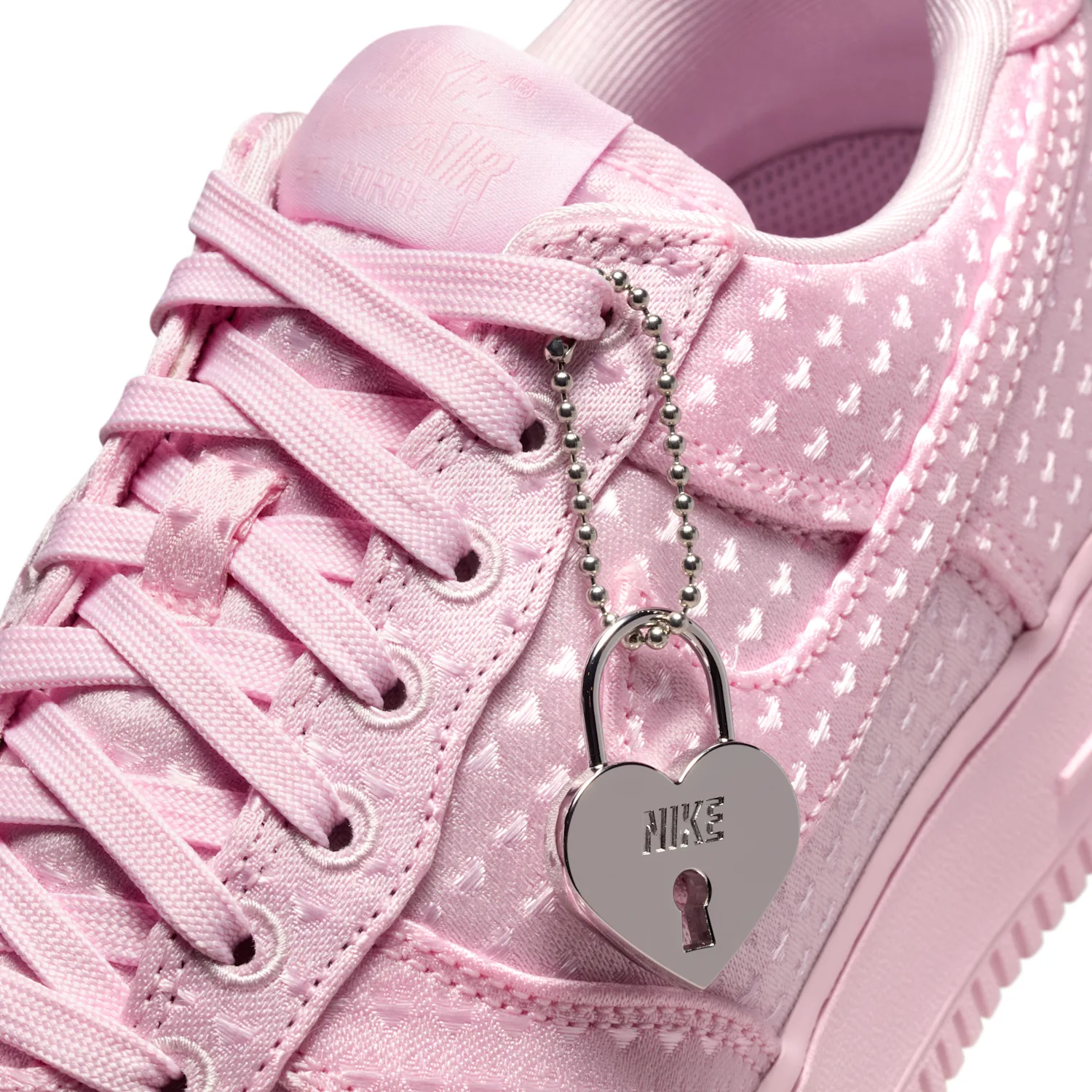 Air Force 1 '07 SE "Valentine's Day" image 2