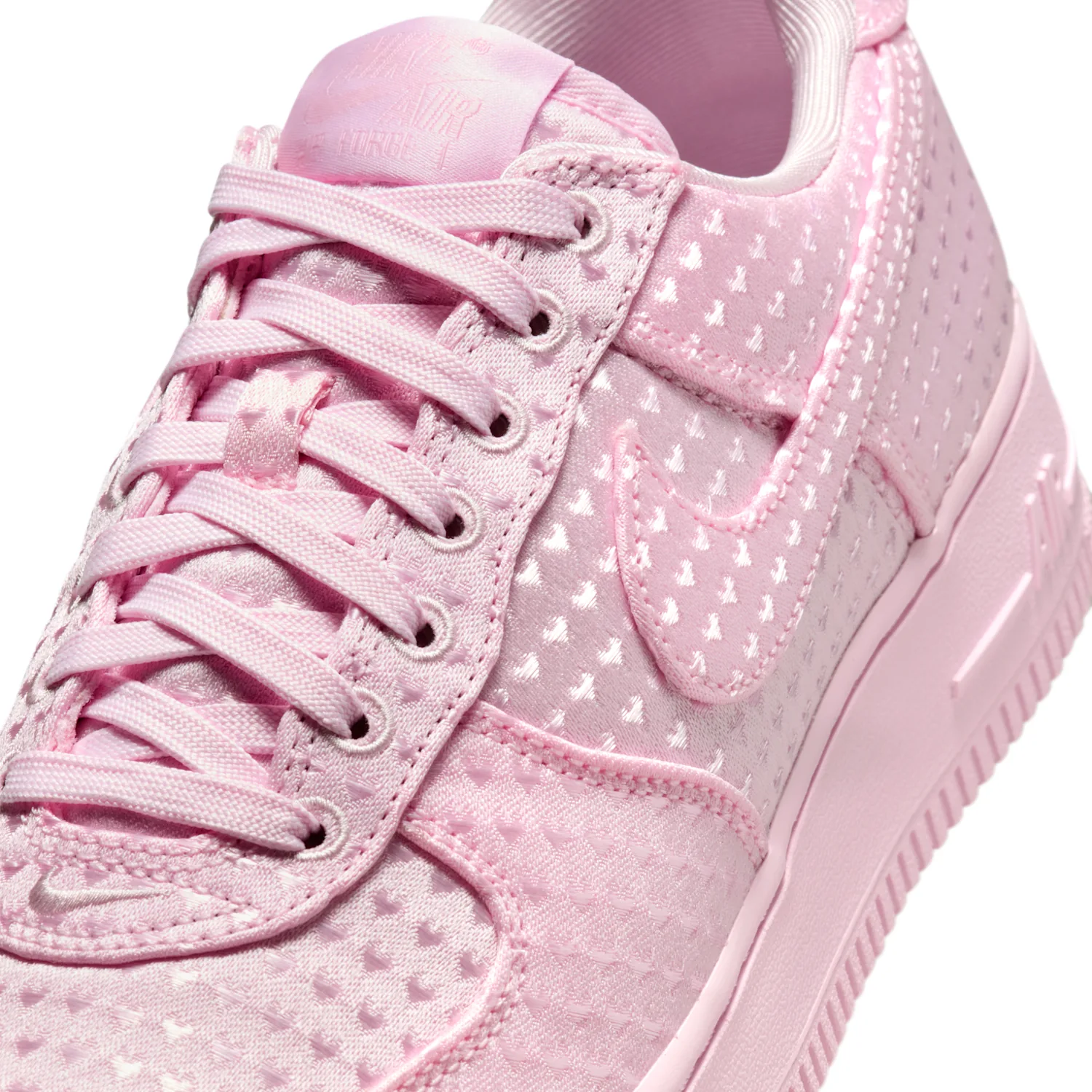 Air Force 1 '07 SE "Valentine's Day" image 8