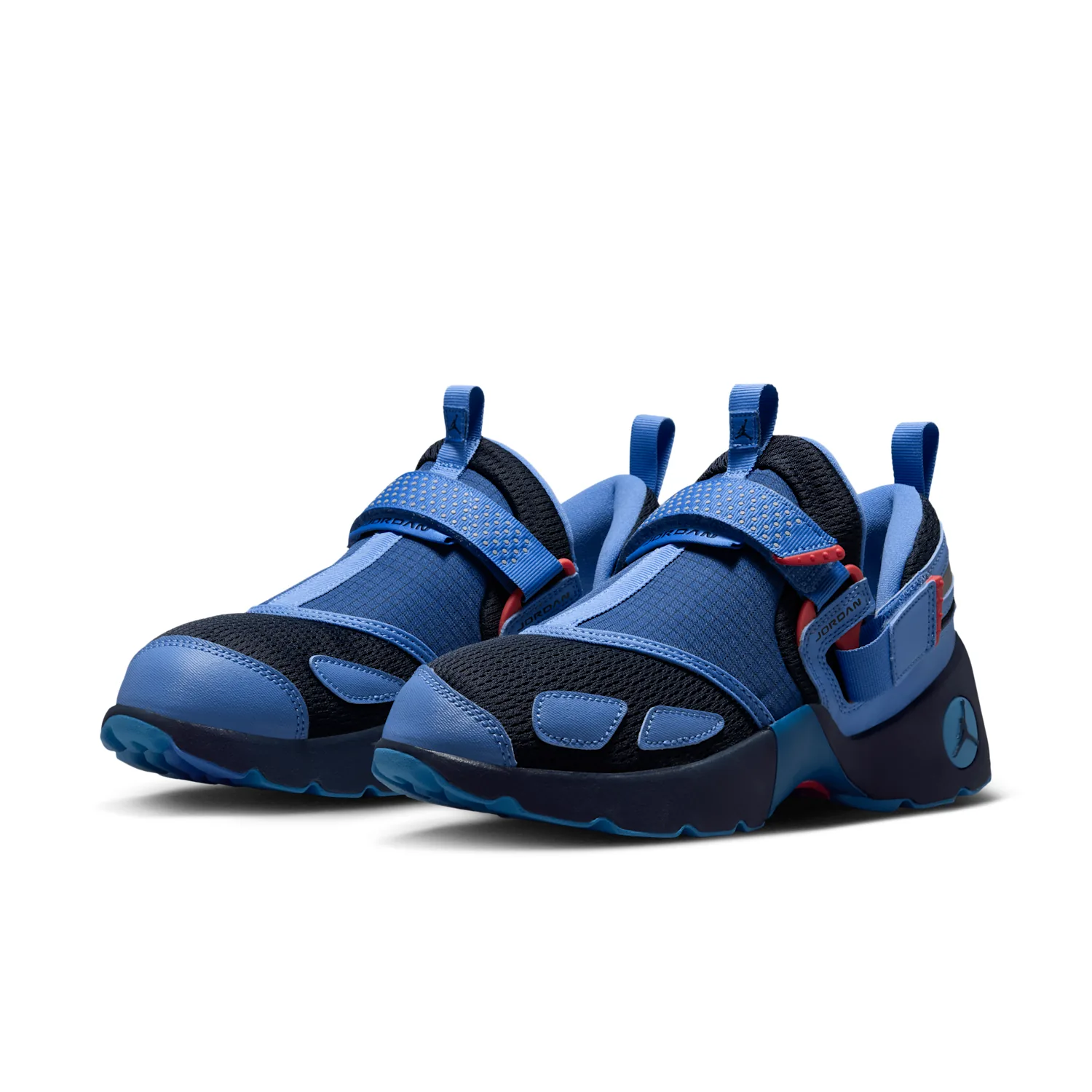 Jordan Trunner LX image 5