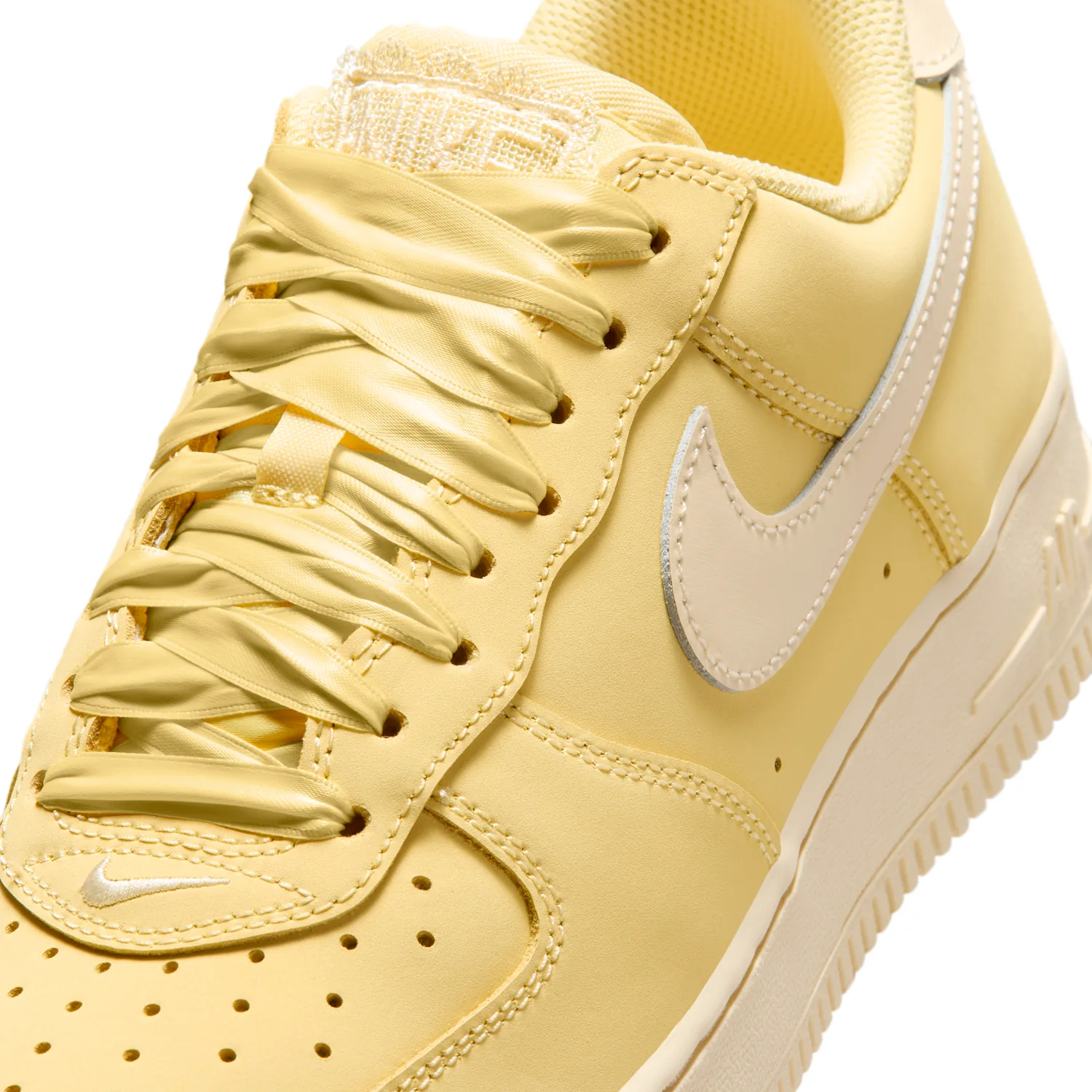 Nike Air Force 1 Retro Premium image 7