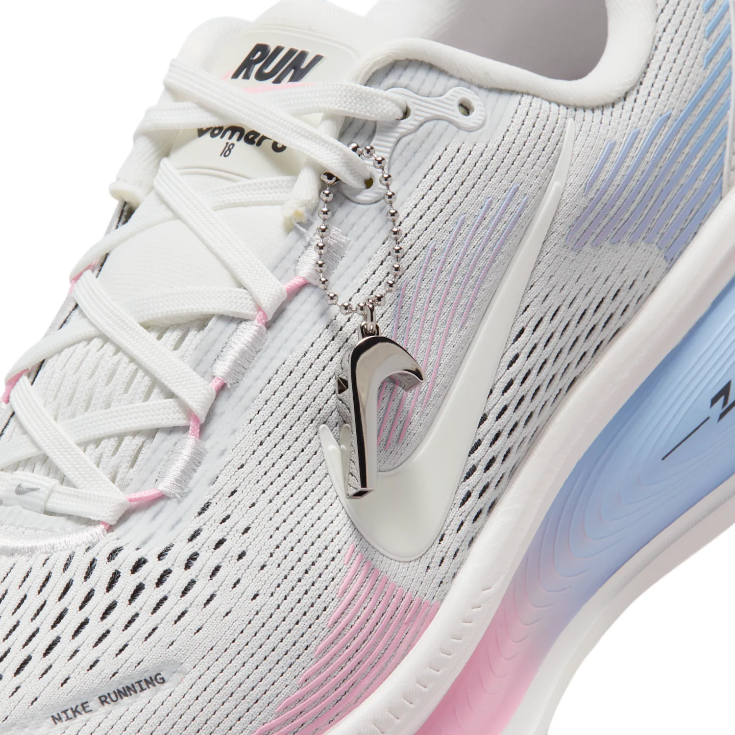 Nike Vomero 18 image 9