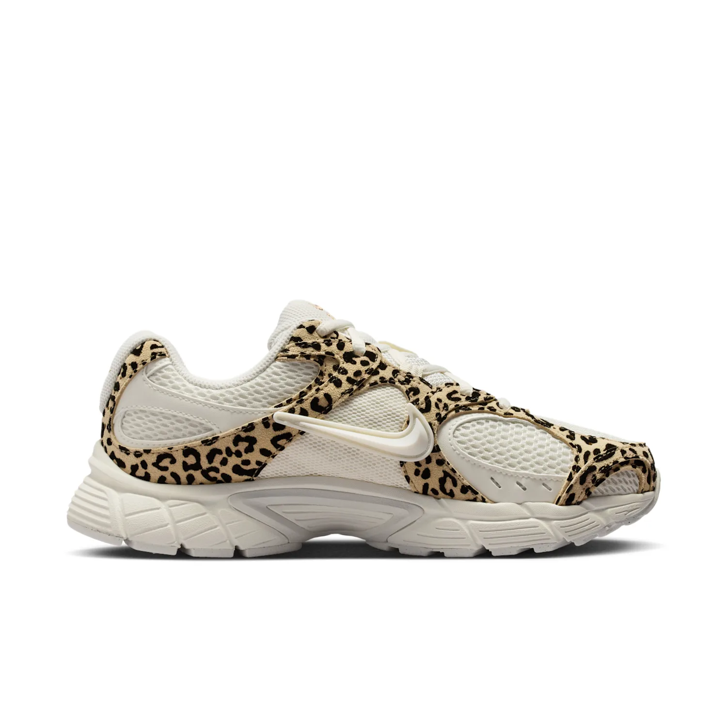 Nike V5 RNR Suede image 3